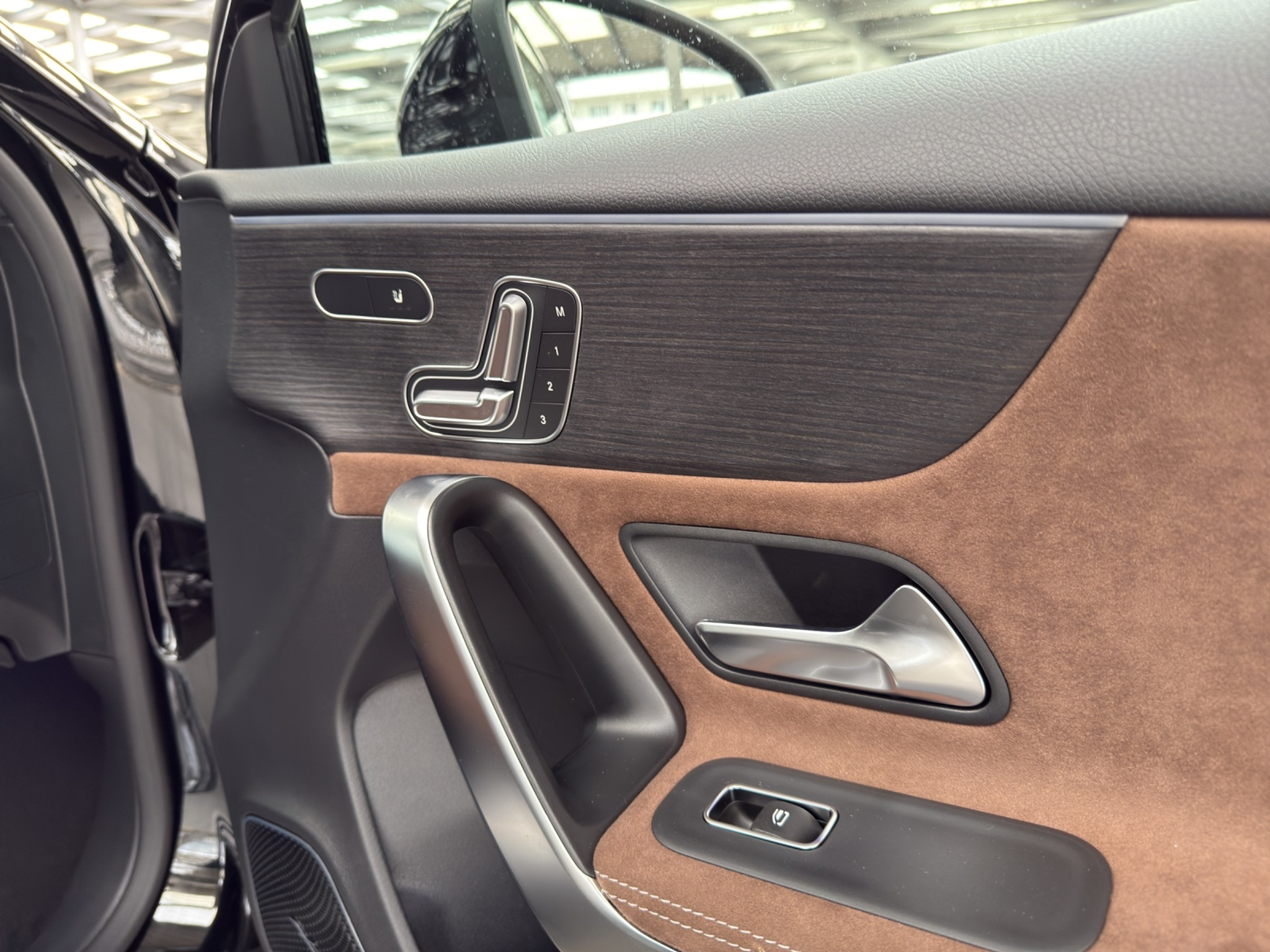 listing desktop thumbnail image 15