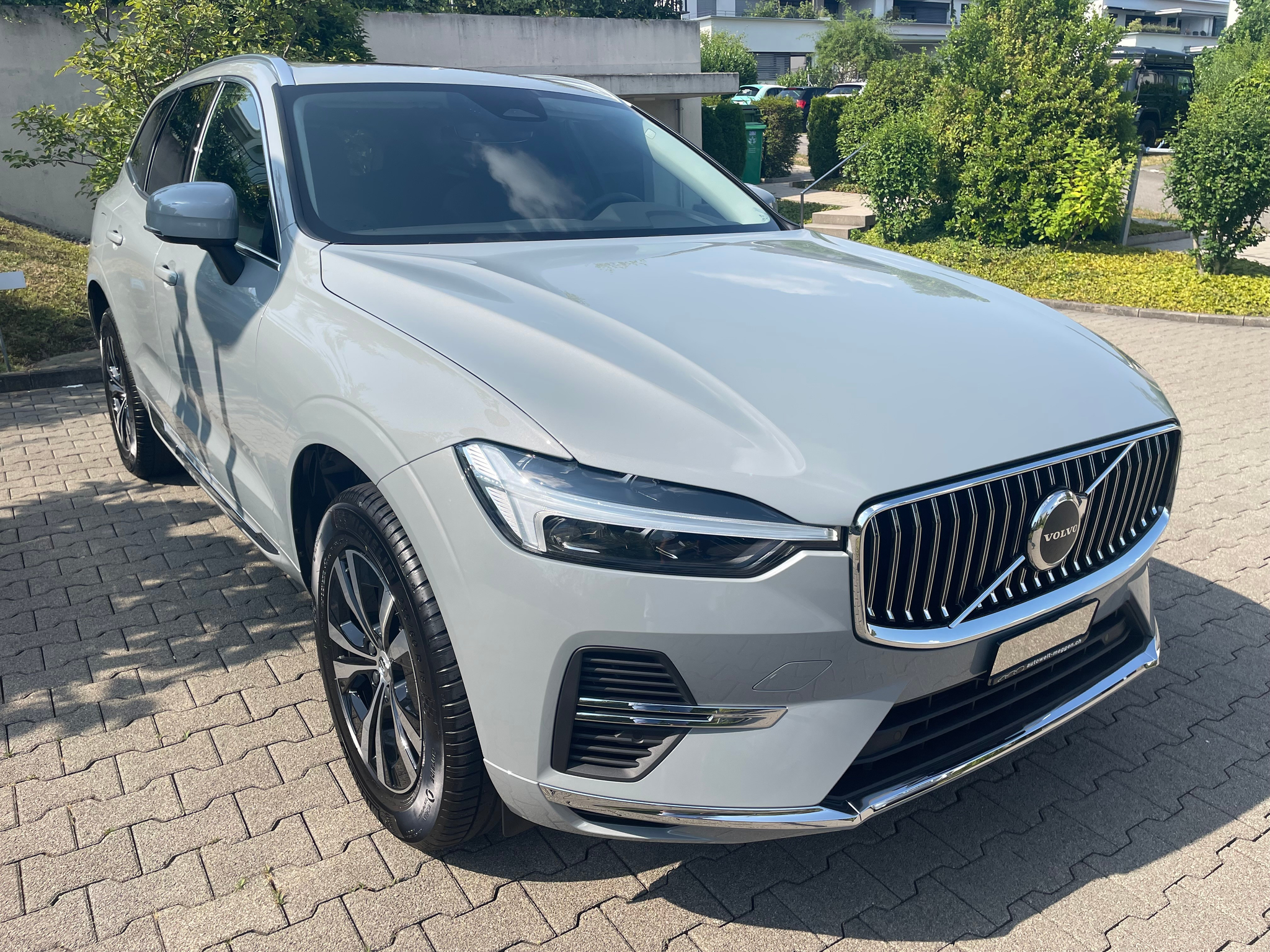 listing desktop thumbnail image 12