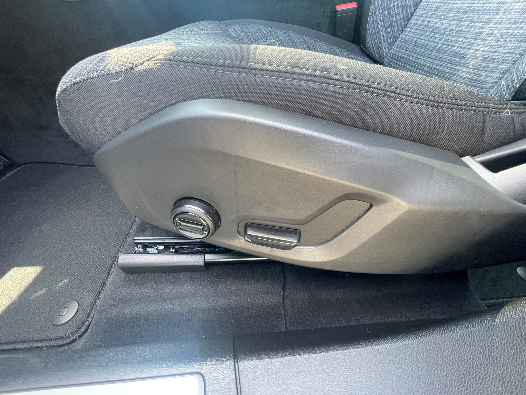 listing desktop thumbnail image 4