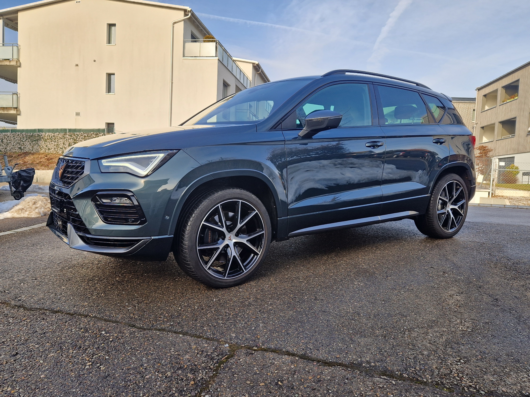 listing desktop thumbnail image 2