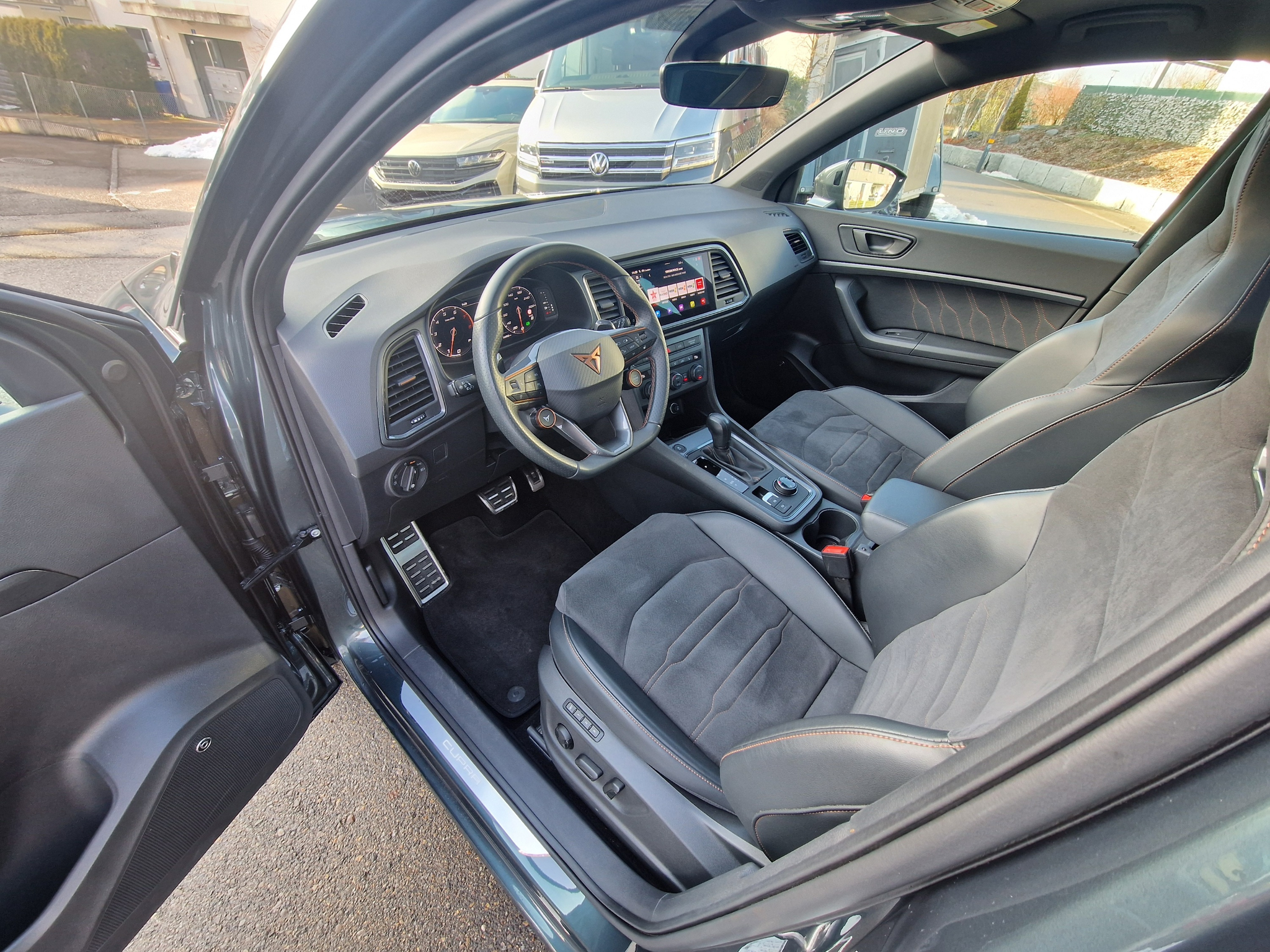 listing desktop thumbnail image 6