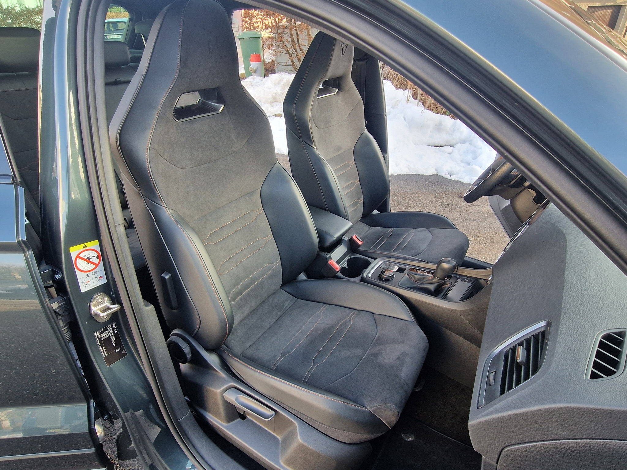 listing desktop thumbnail image 7