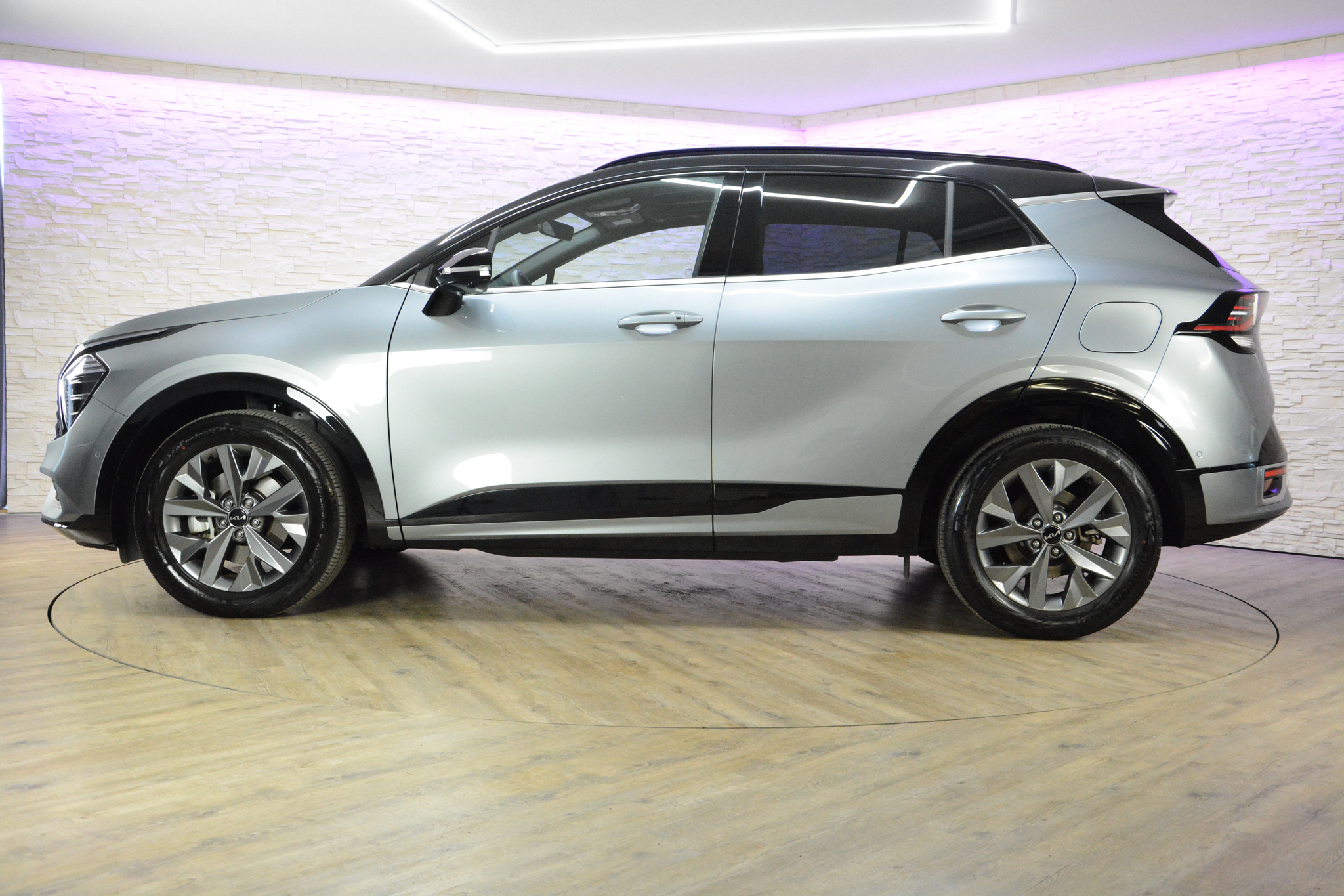 listing desktop thumbnail image 1