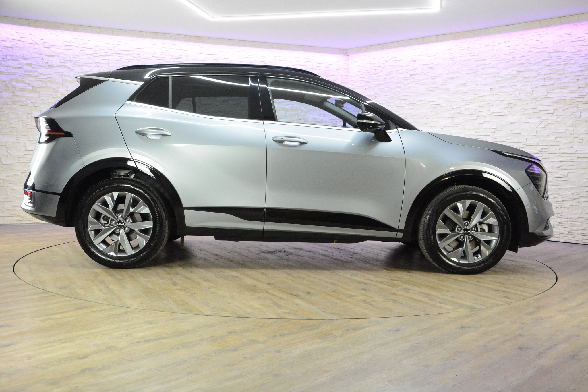 listing desktop thumbnail image 2