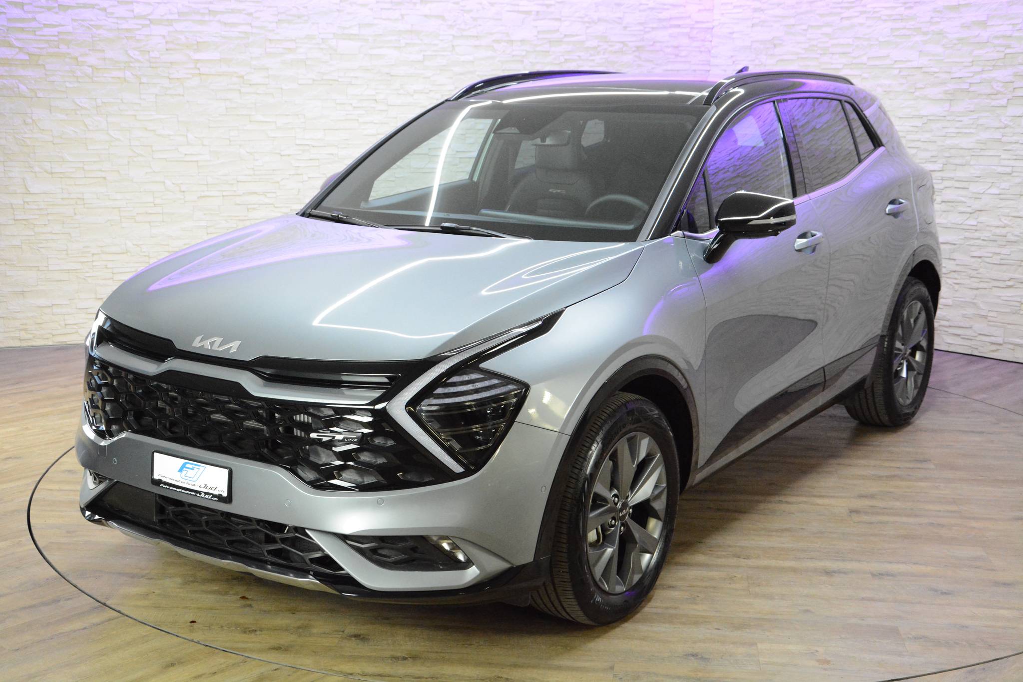 listing desktop thumbnail image 4