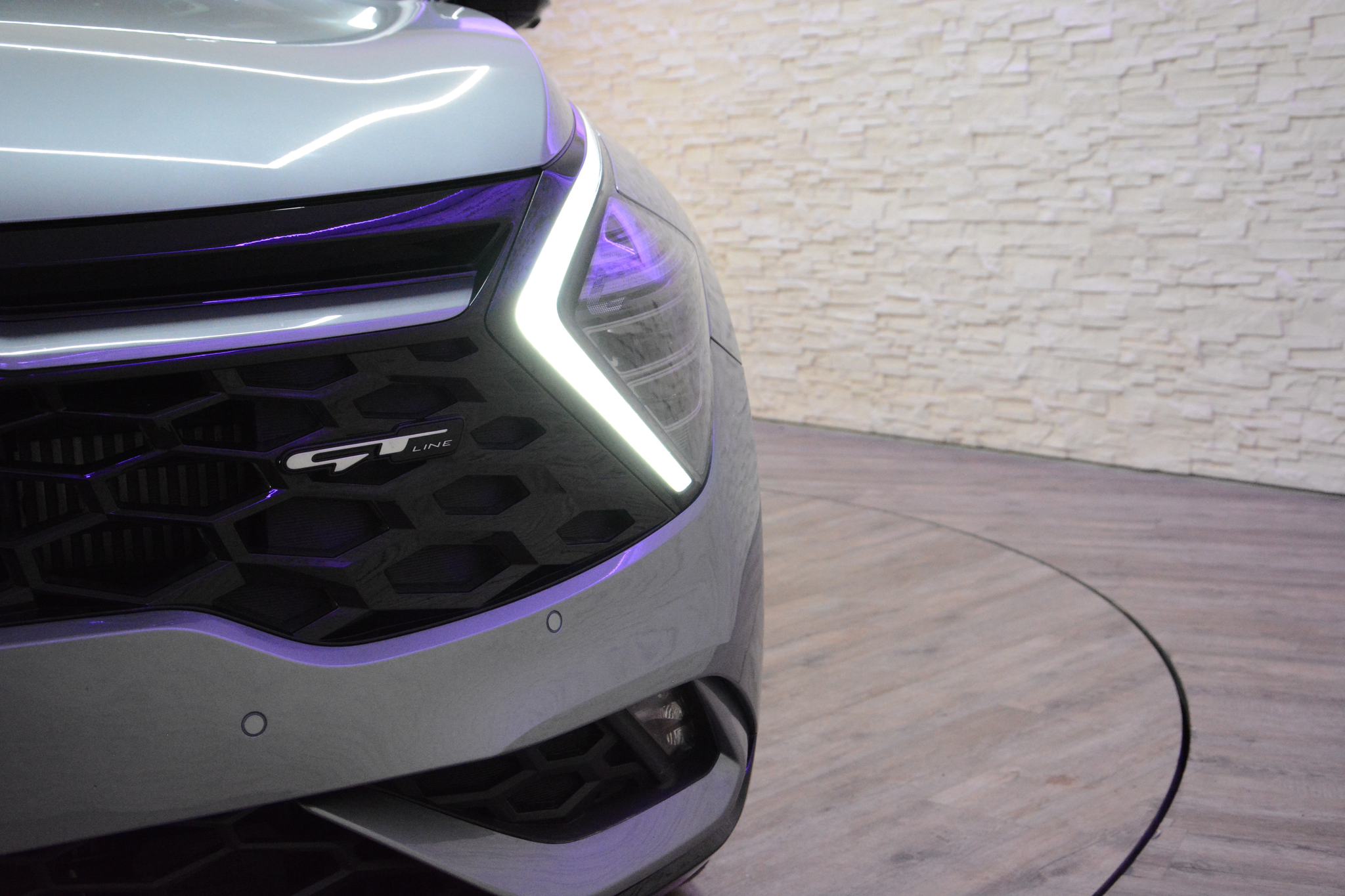 listing desktop thumbnail image 17