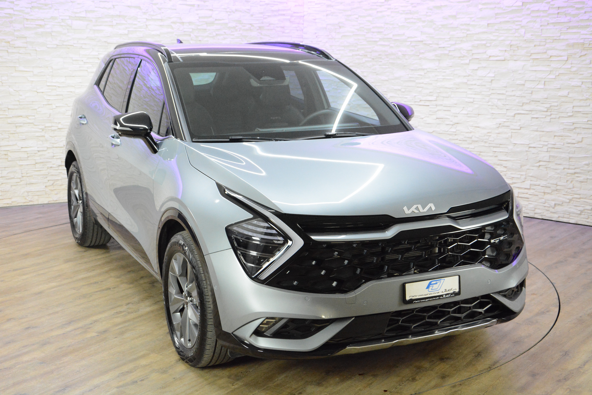 listing desktop thumbnail image 7