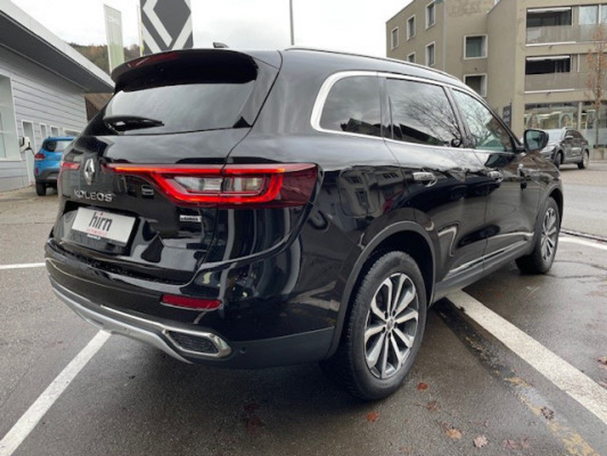 listing desktop thumbnail image 3