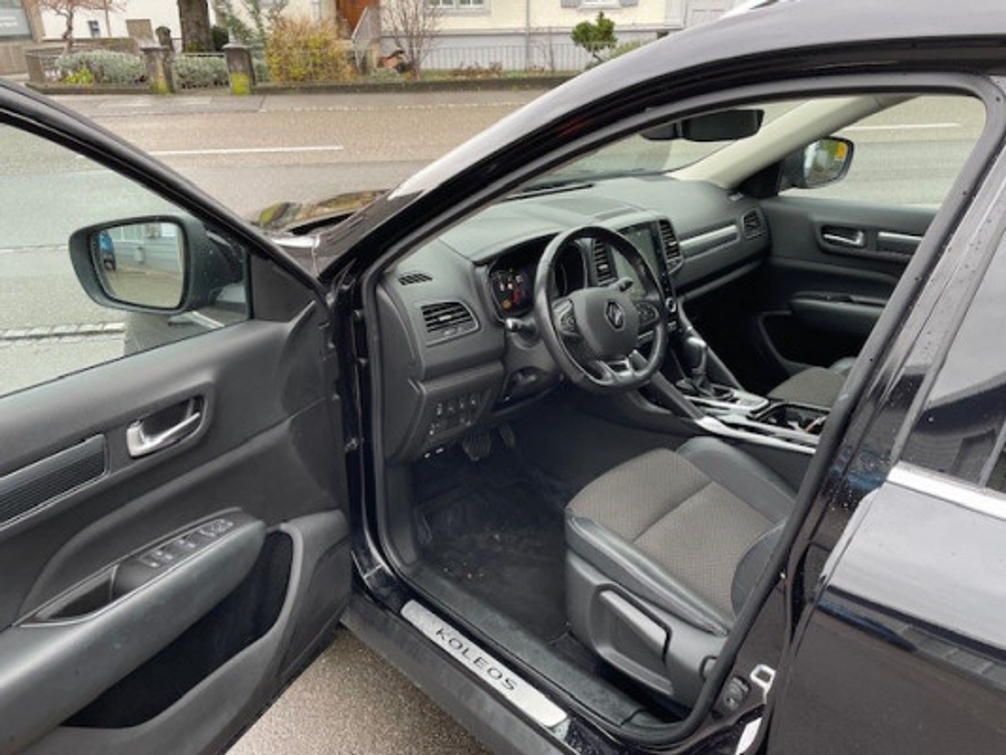 listing desktop thumbnail image 5