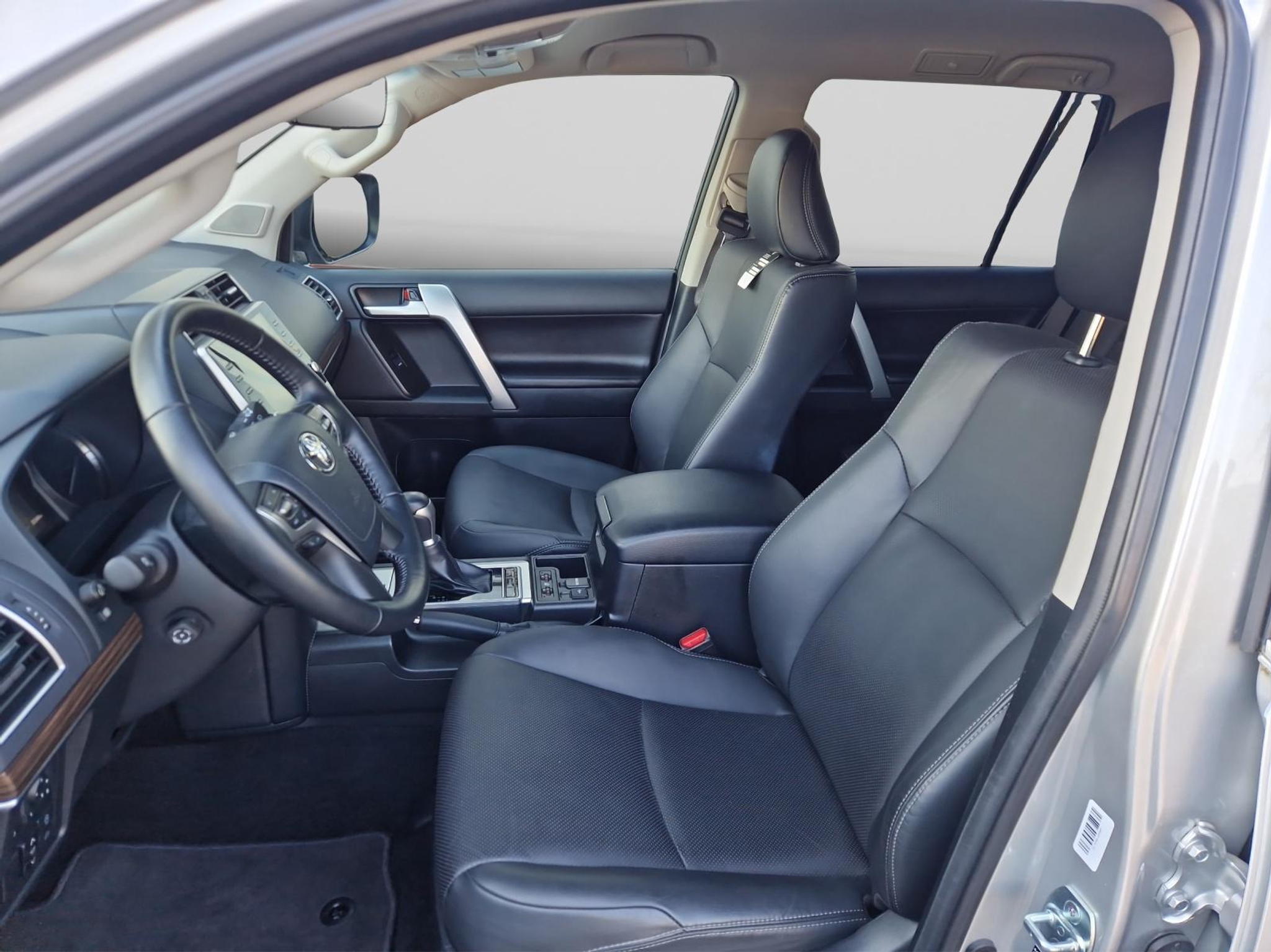 listing desktop thumbnail image 6