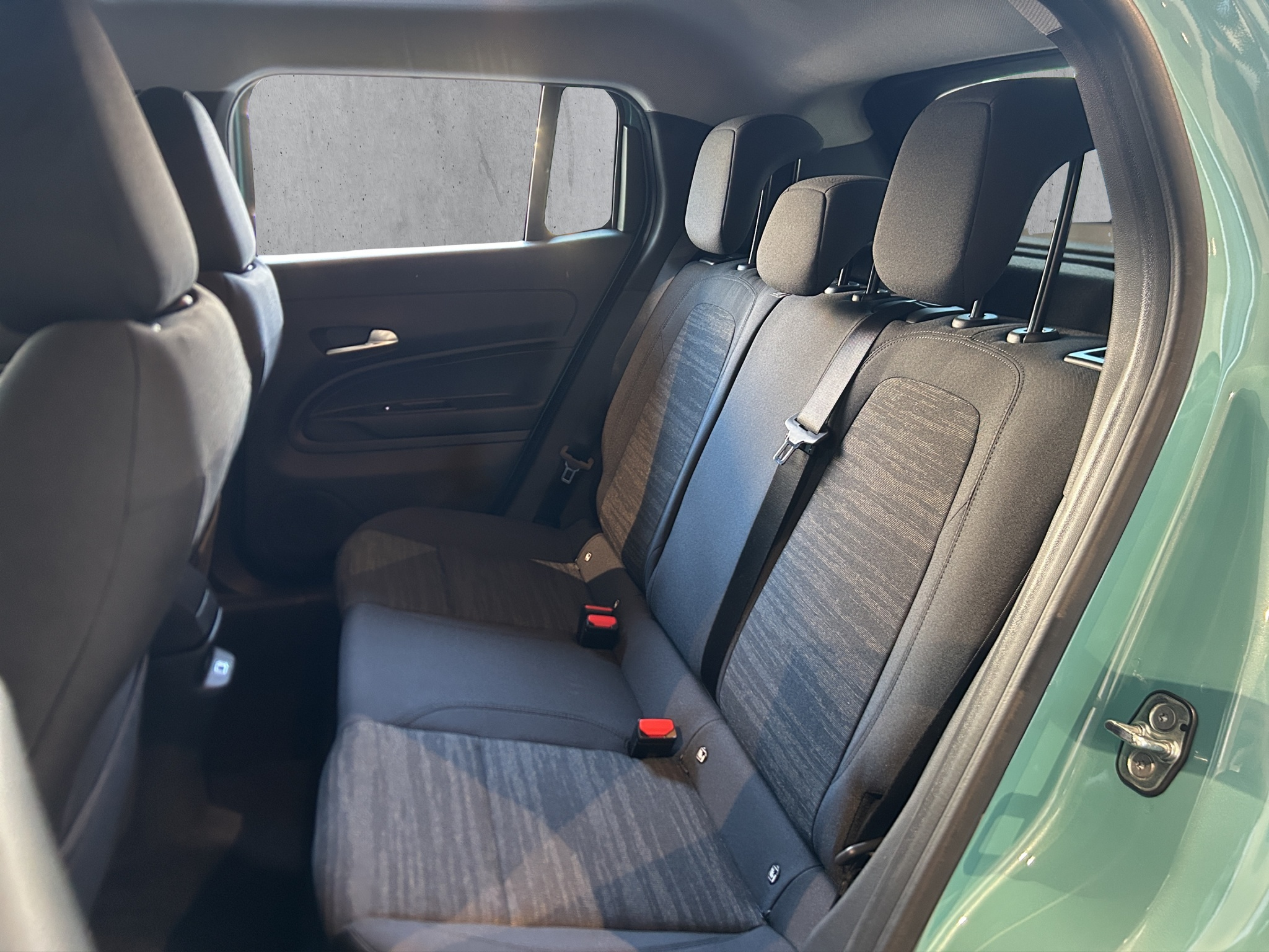 listing desktop thumbnail image 12