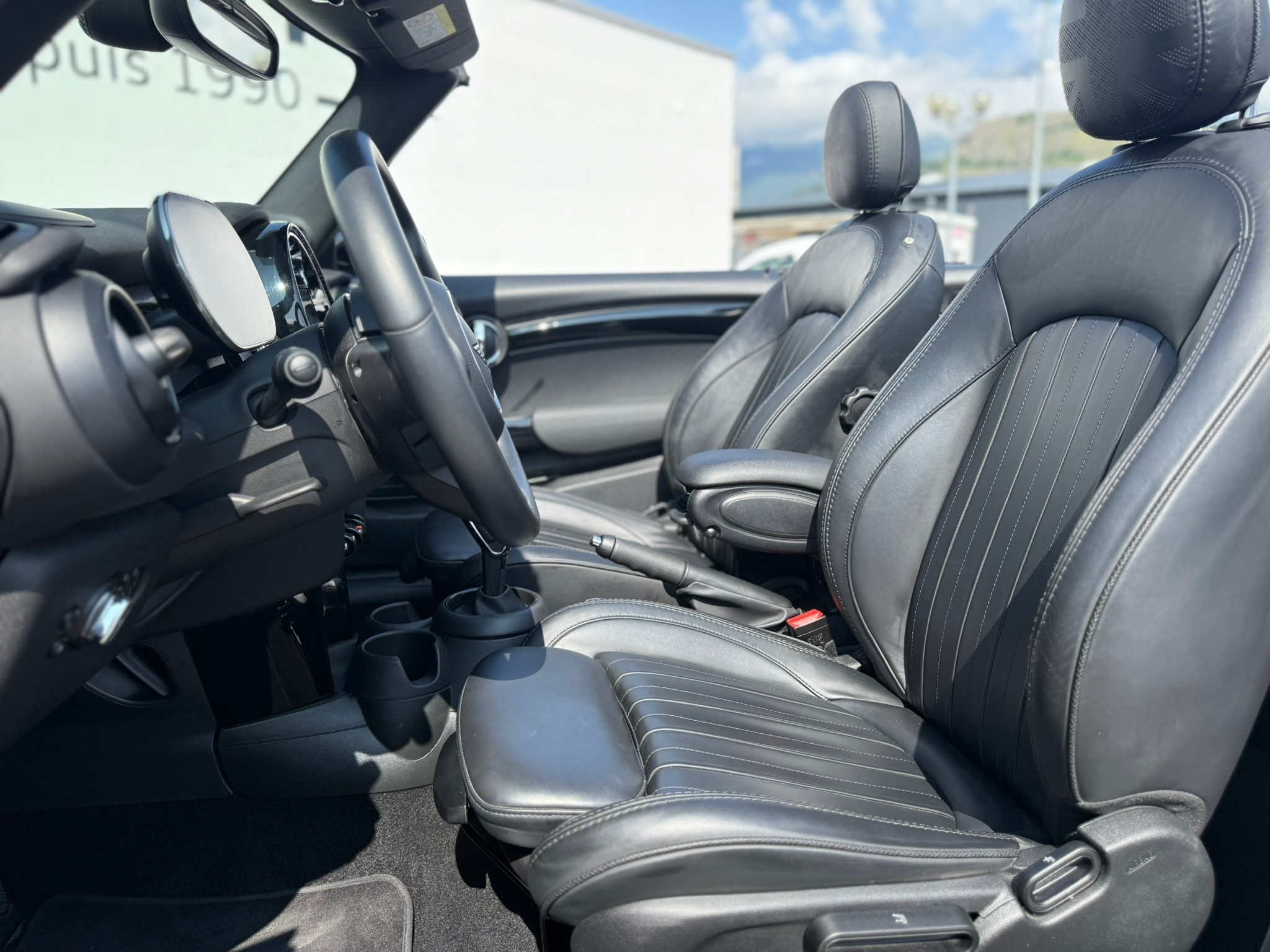 listing desktop thumbnail image 8