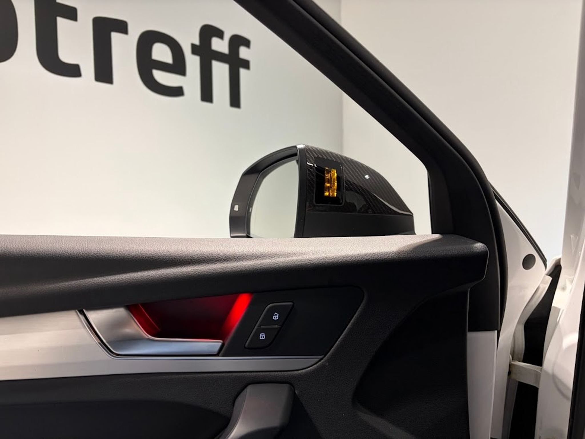 listing desktop thumbnail image 7