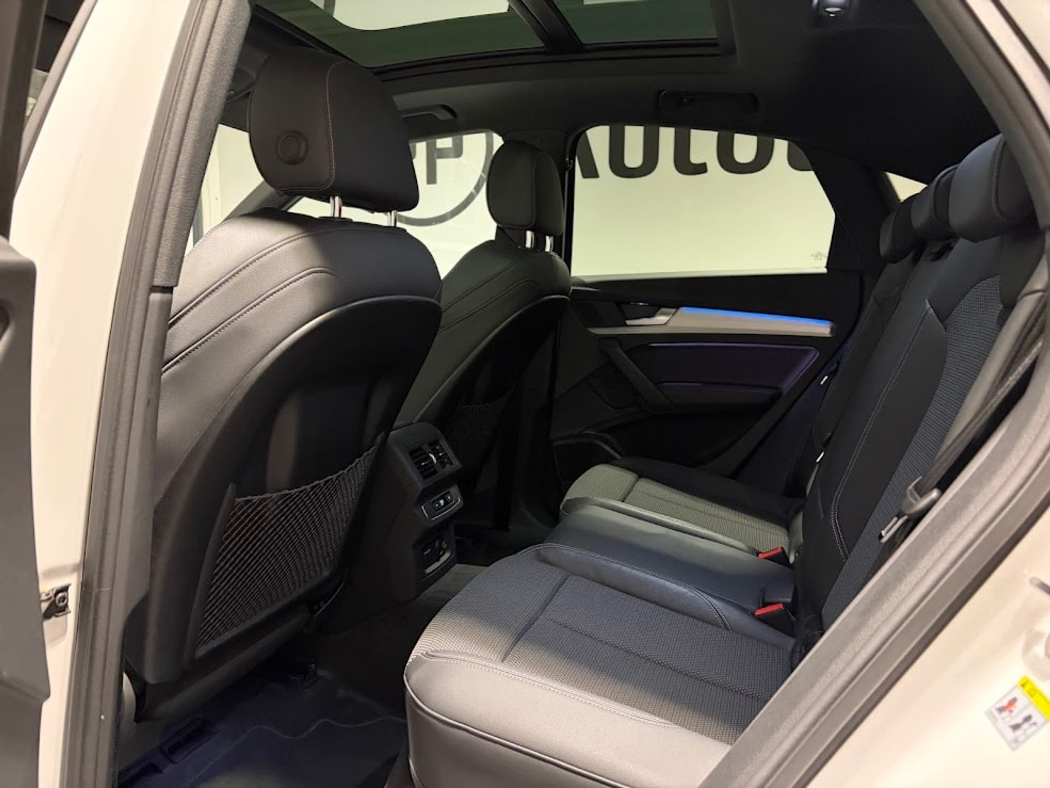 listing desktop thumbnail image 4