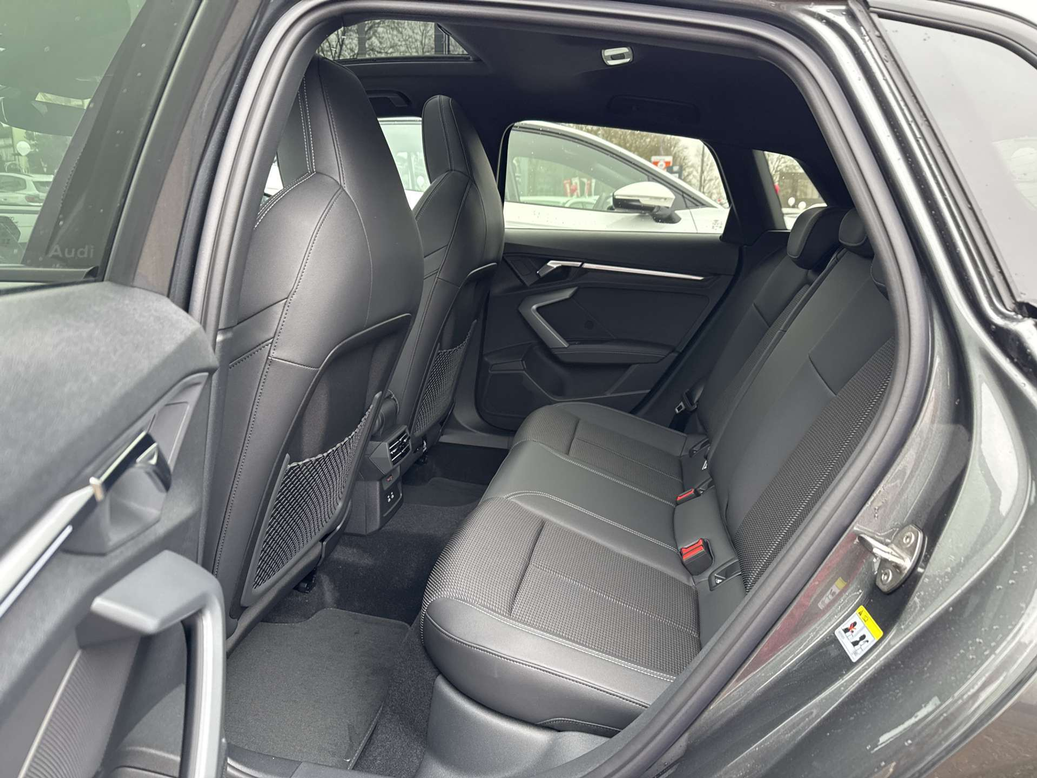 listing desktop thumbnail image 6