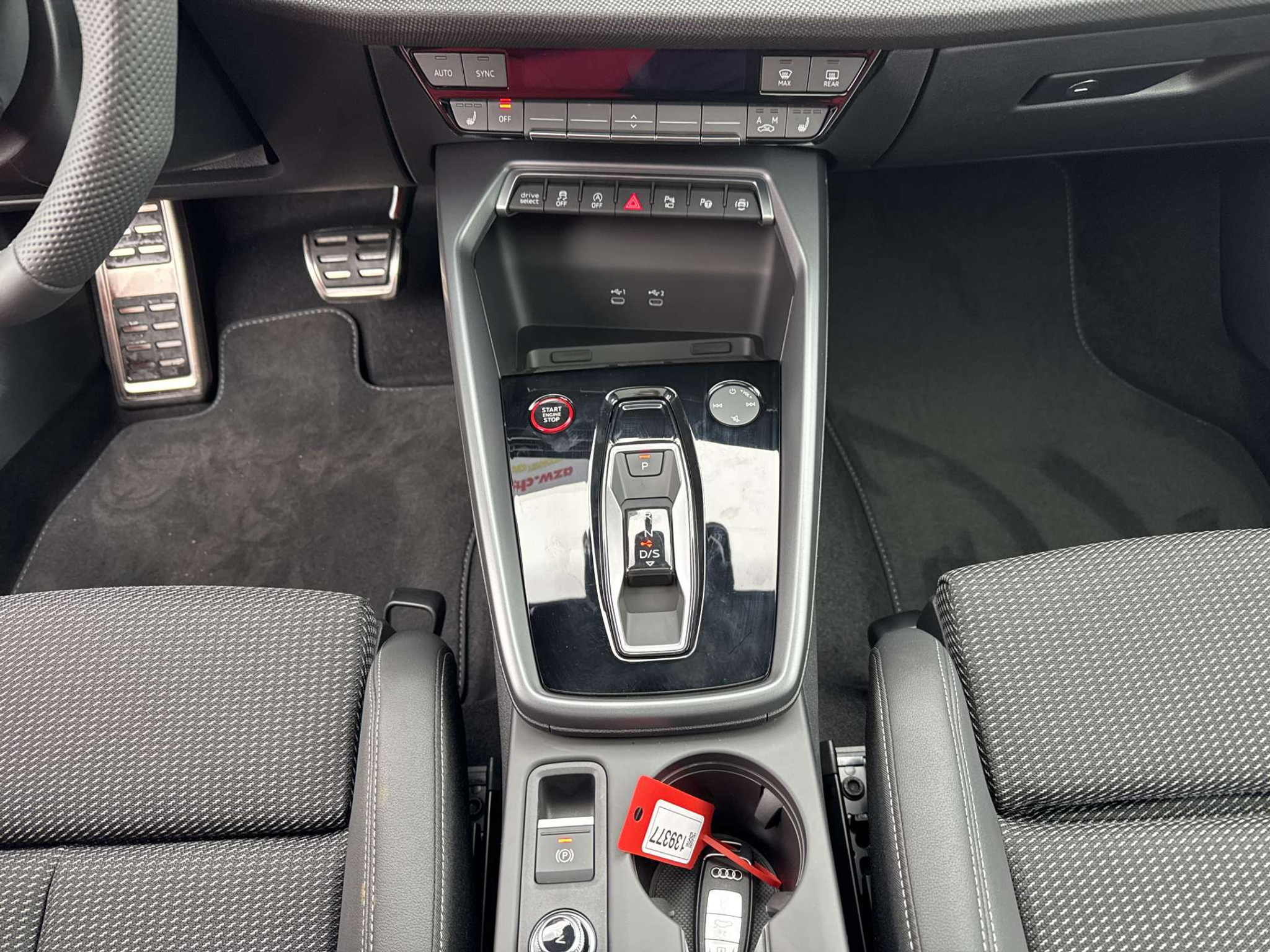 listing desktop thumbnail image 11