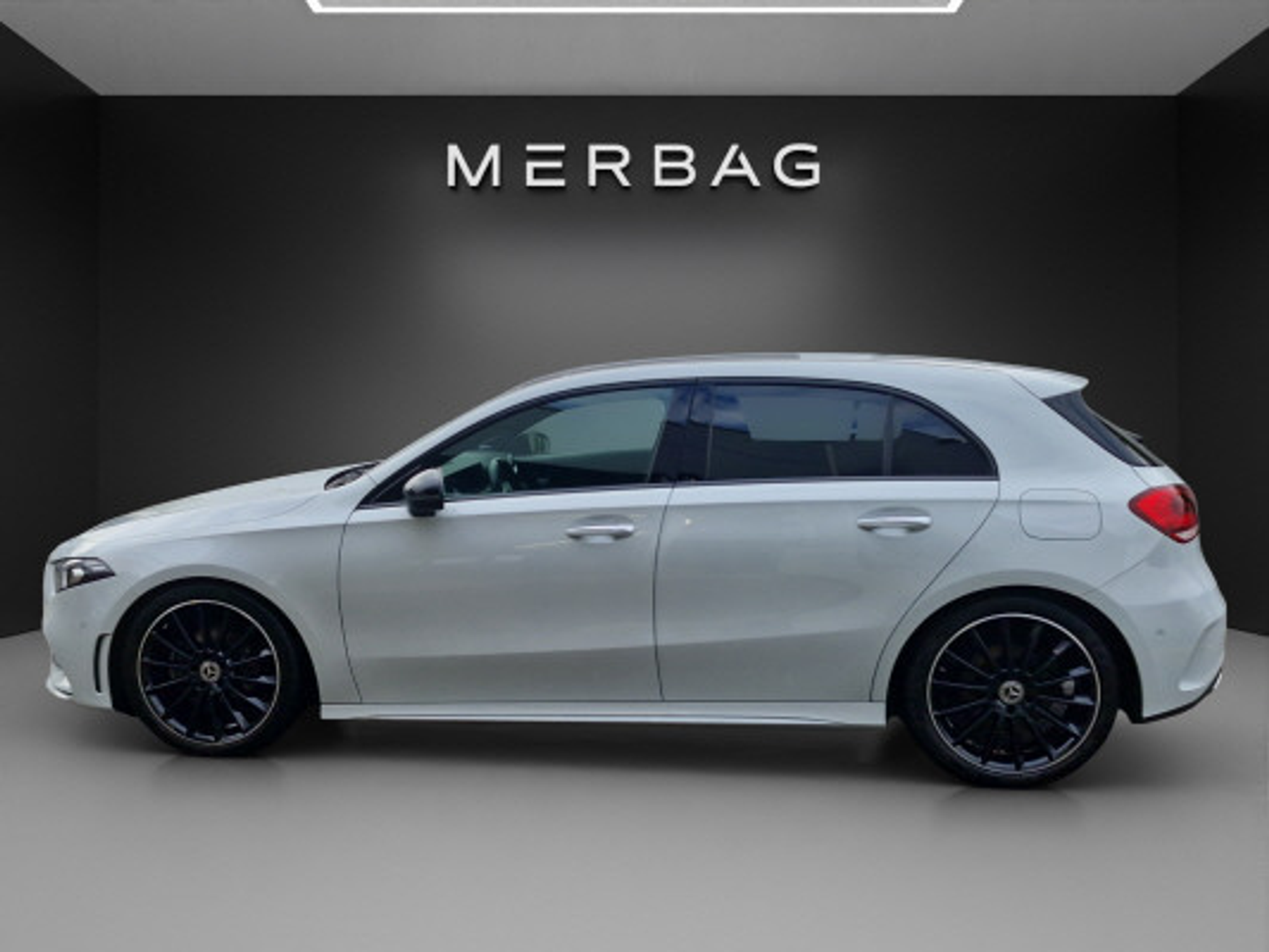 listing desktop thumbnail image 3