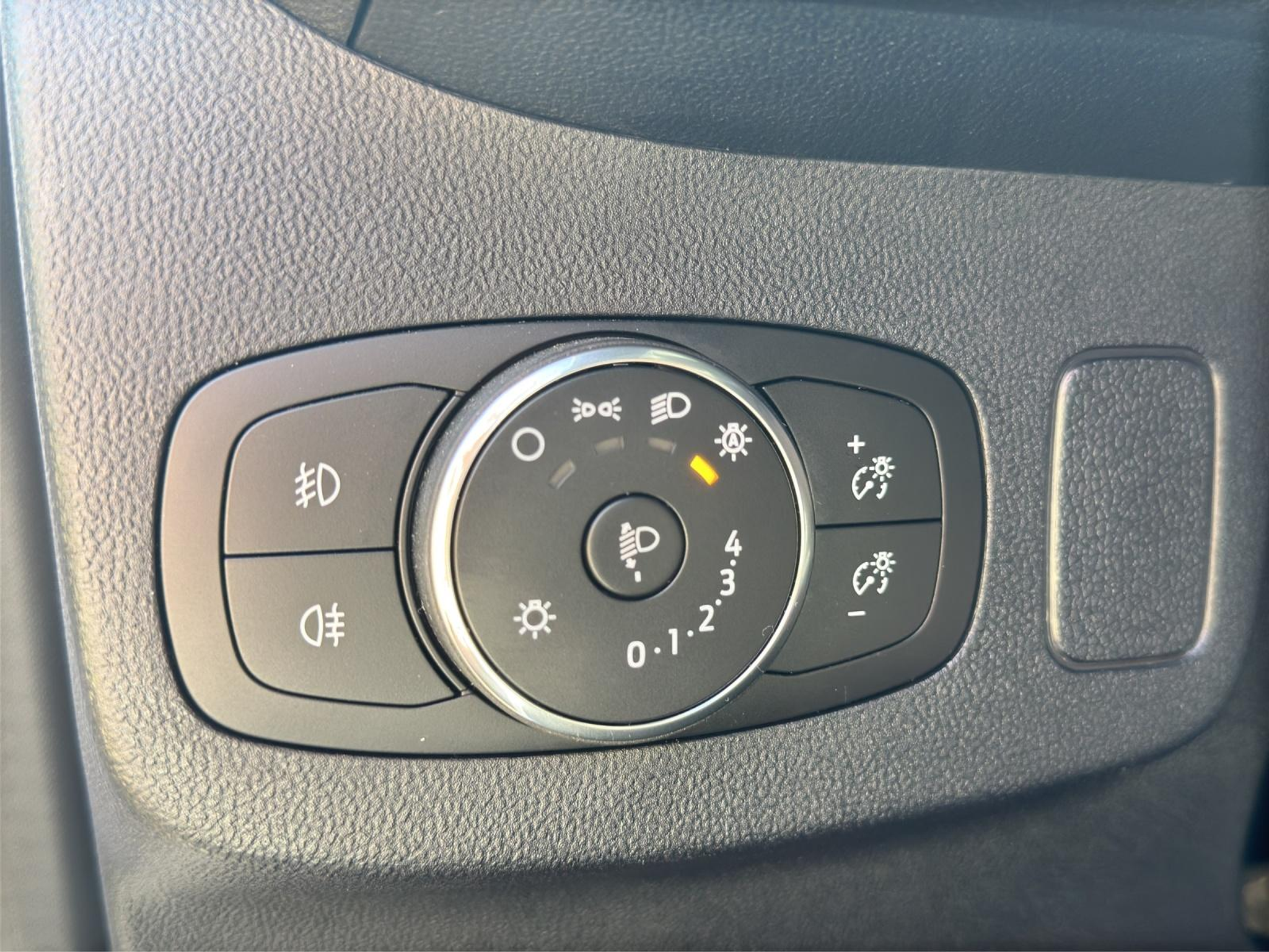 listing desktop thumbnail image 19