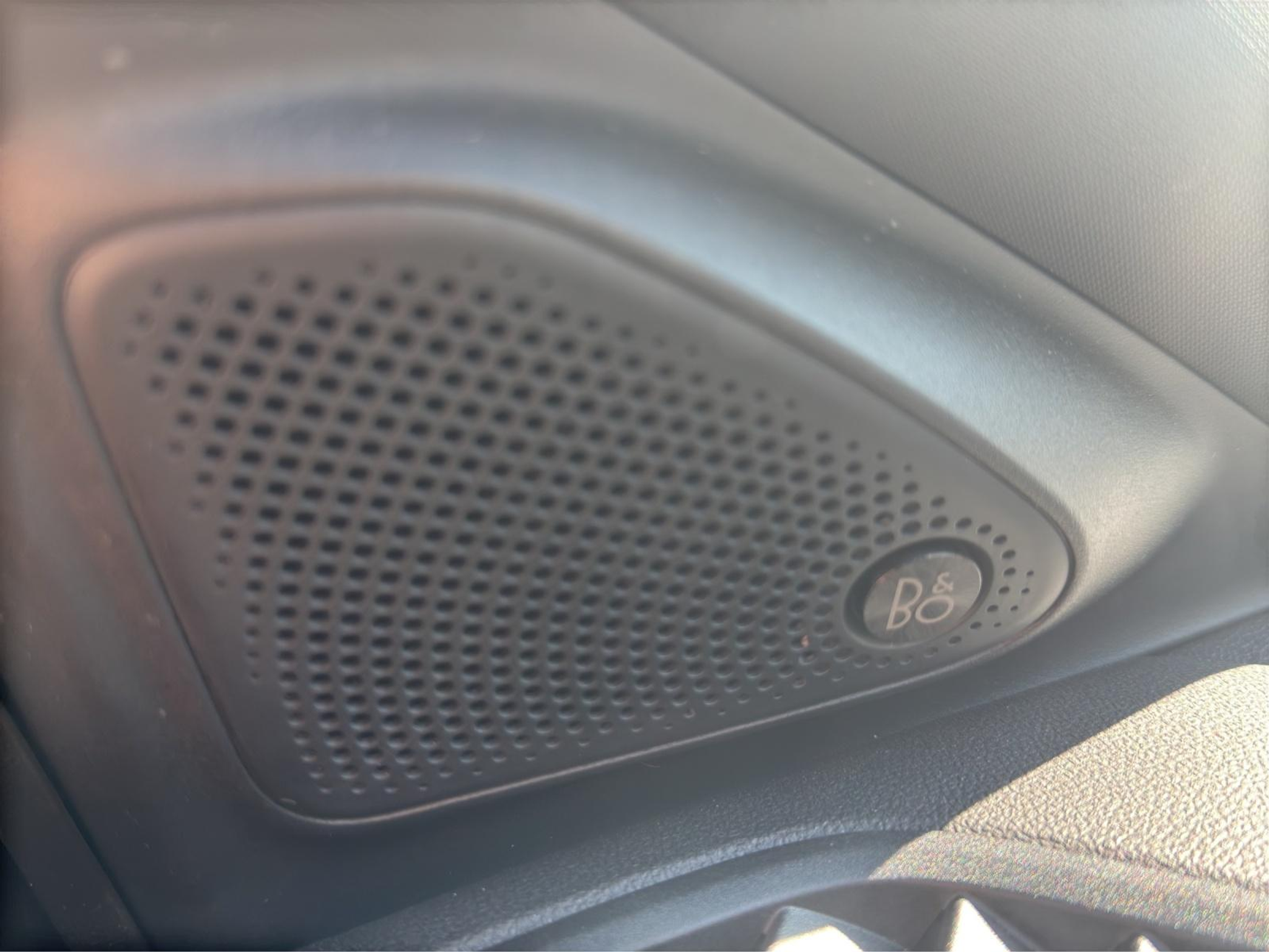 listing desktop thumbnail image 18