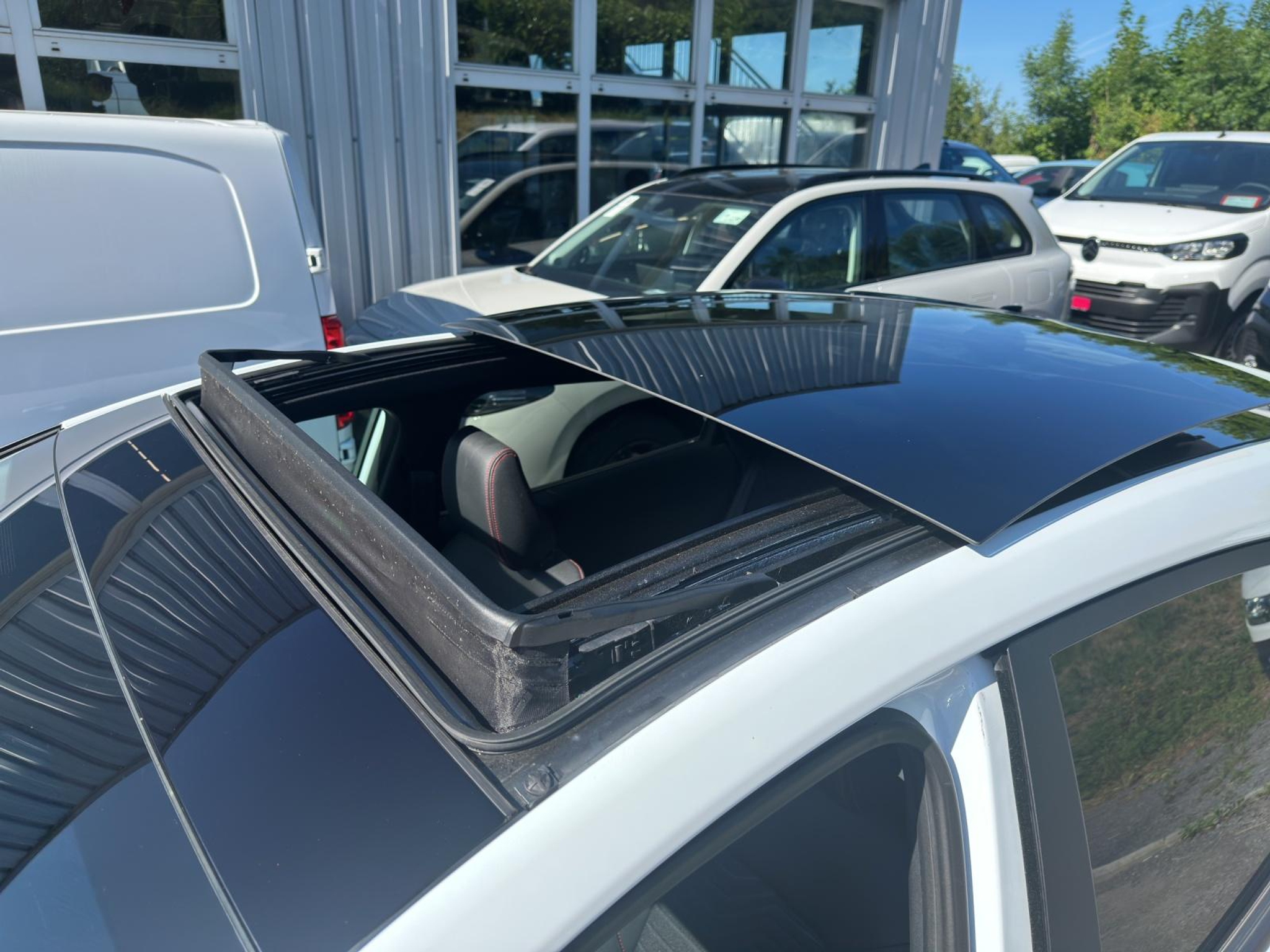 listing desktop thumbnail image 16