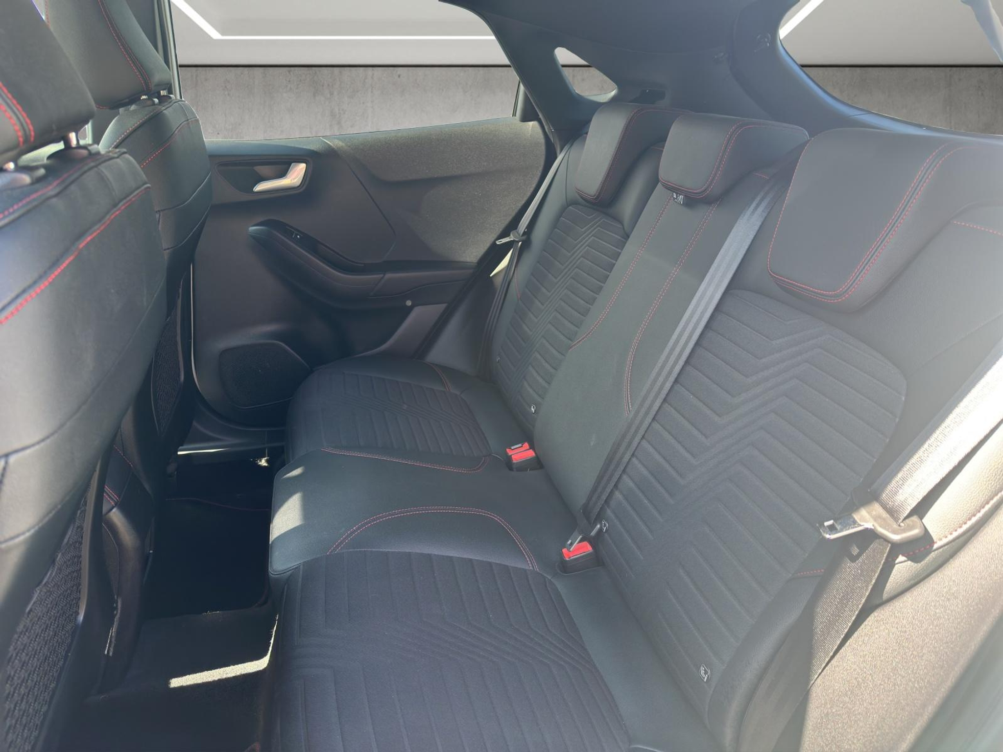 listing desktop thumbnail image 17