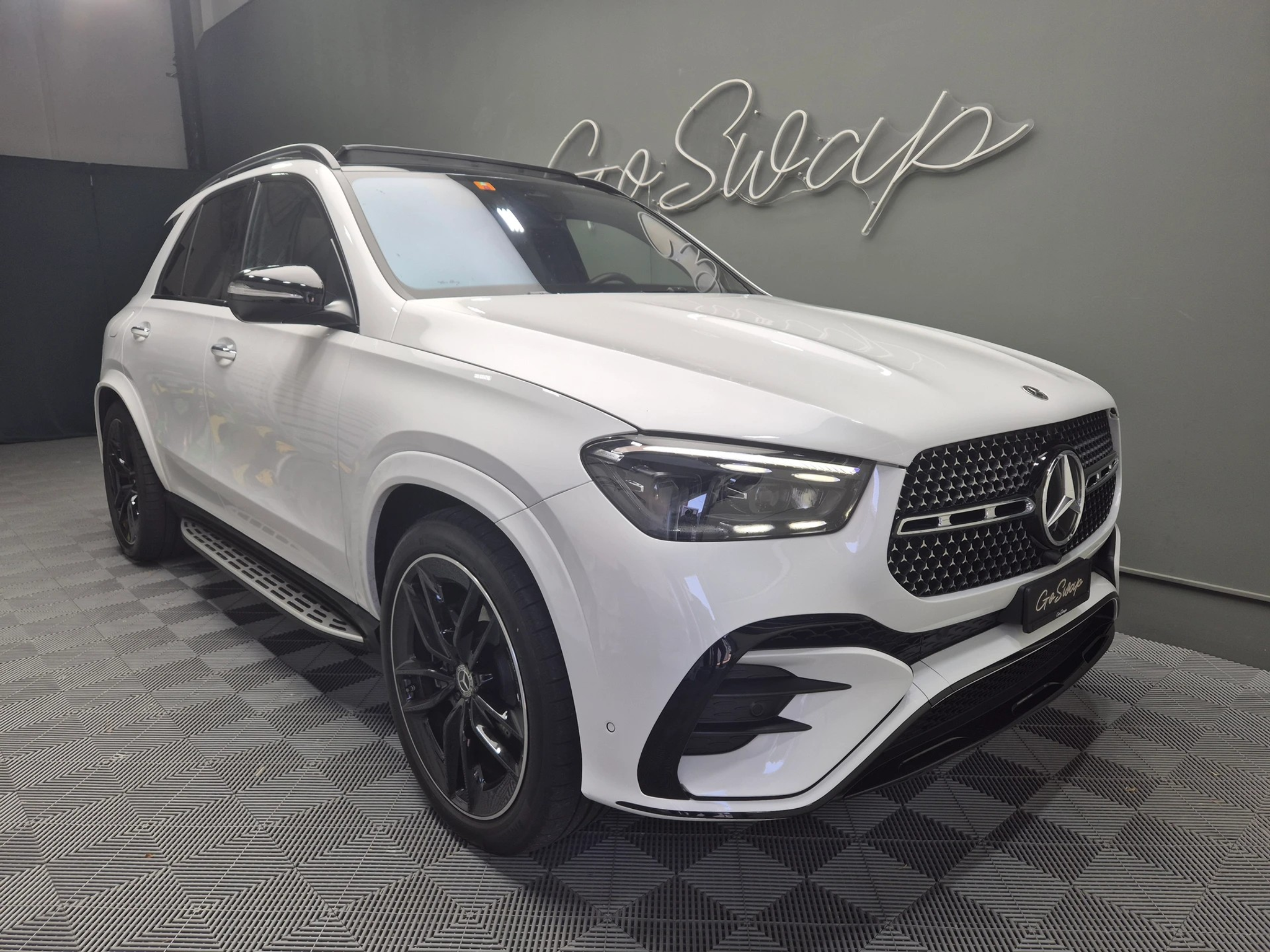 listing desktop thumbnail image 1