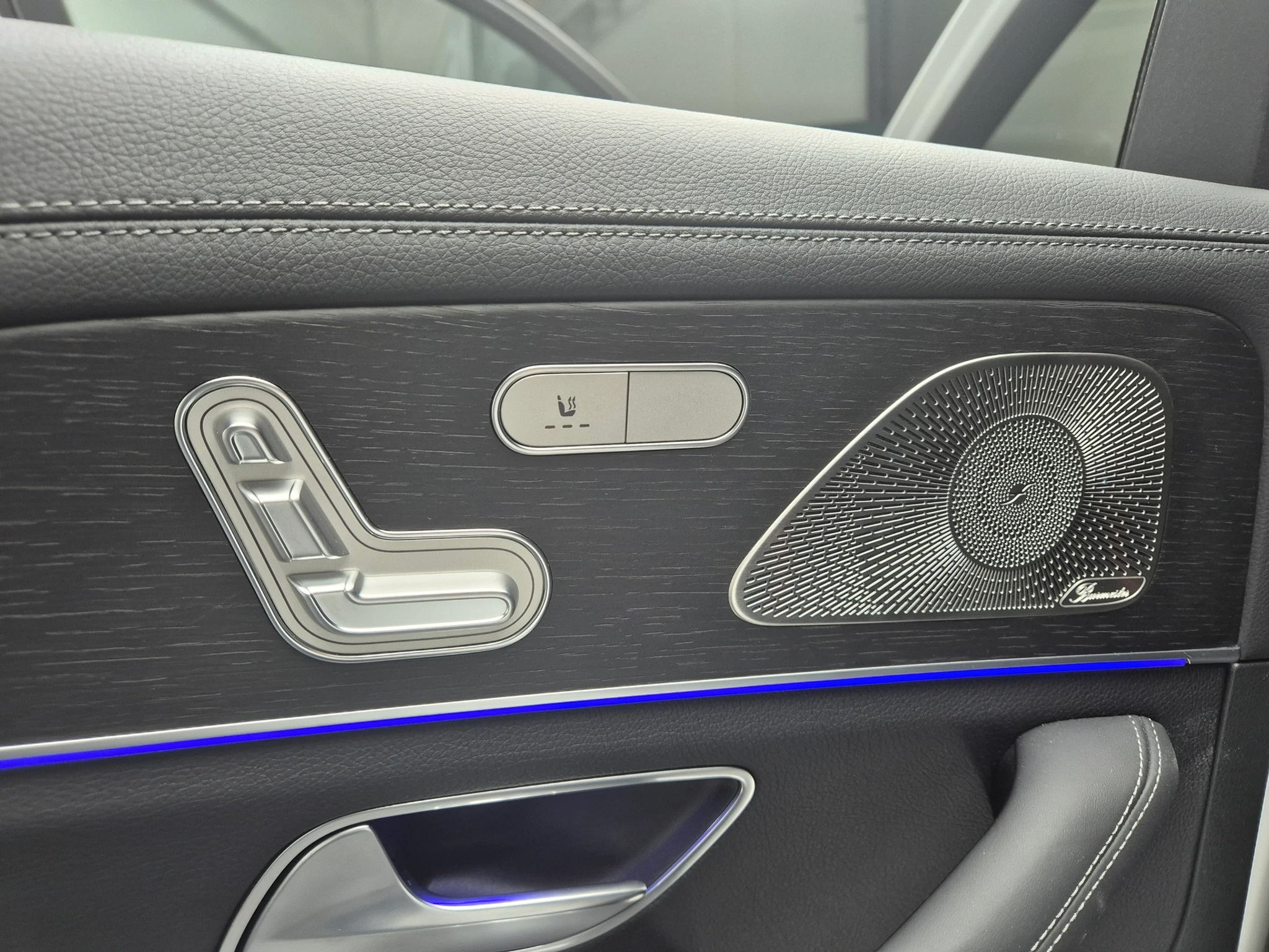 listing desktop thumbnail image 13