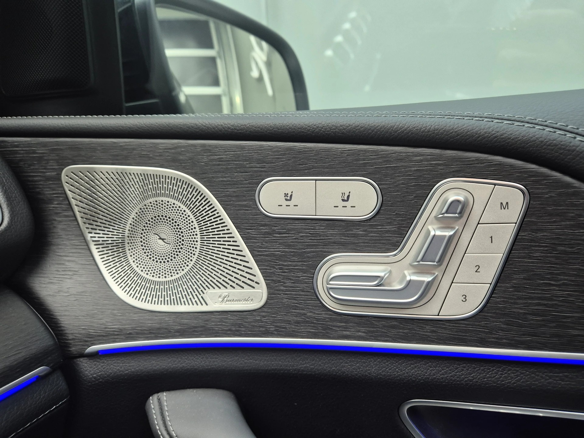 listing desktop thumbnail image 20