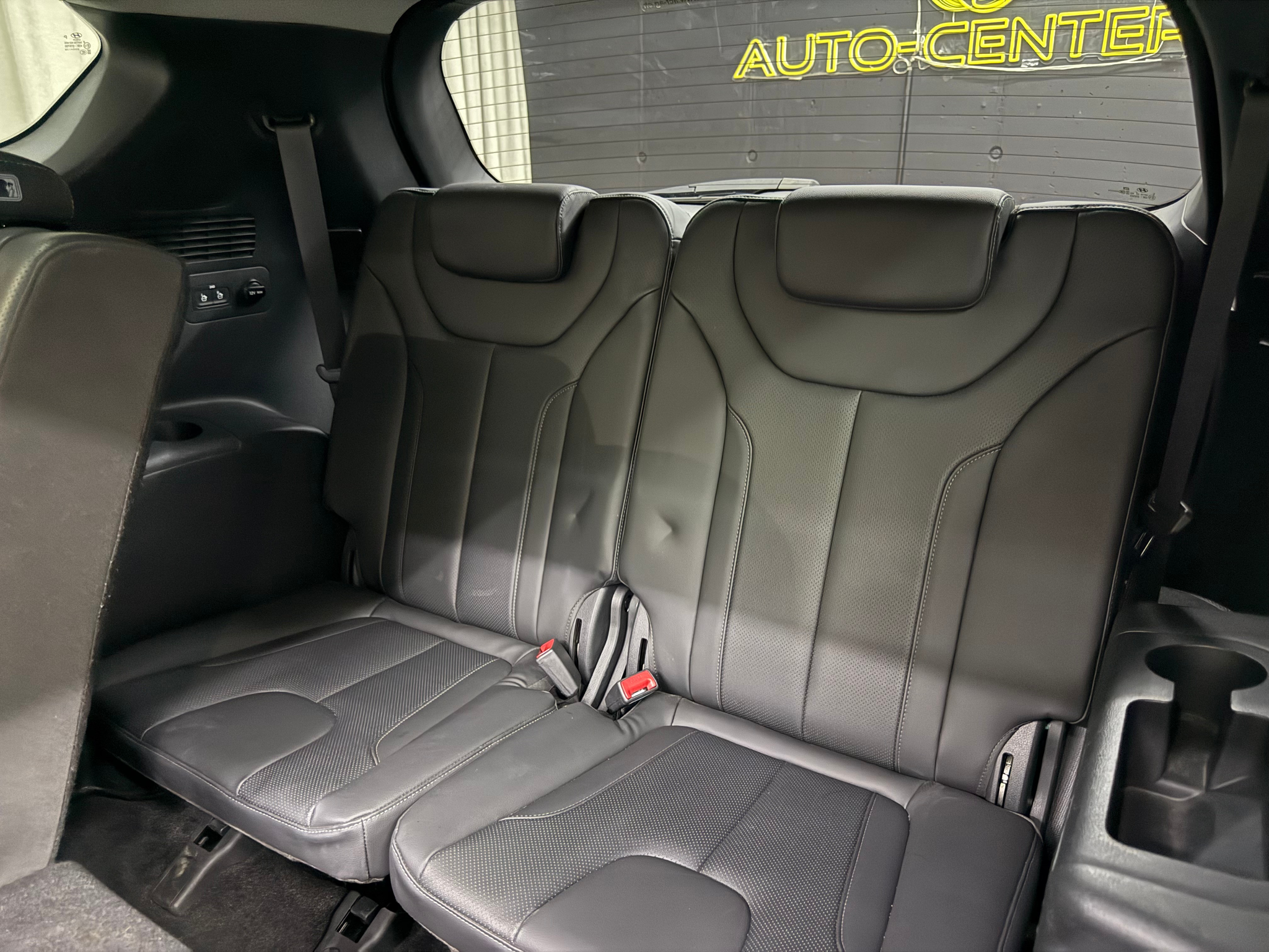 listing desktop thumbnail image 11