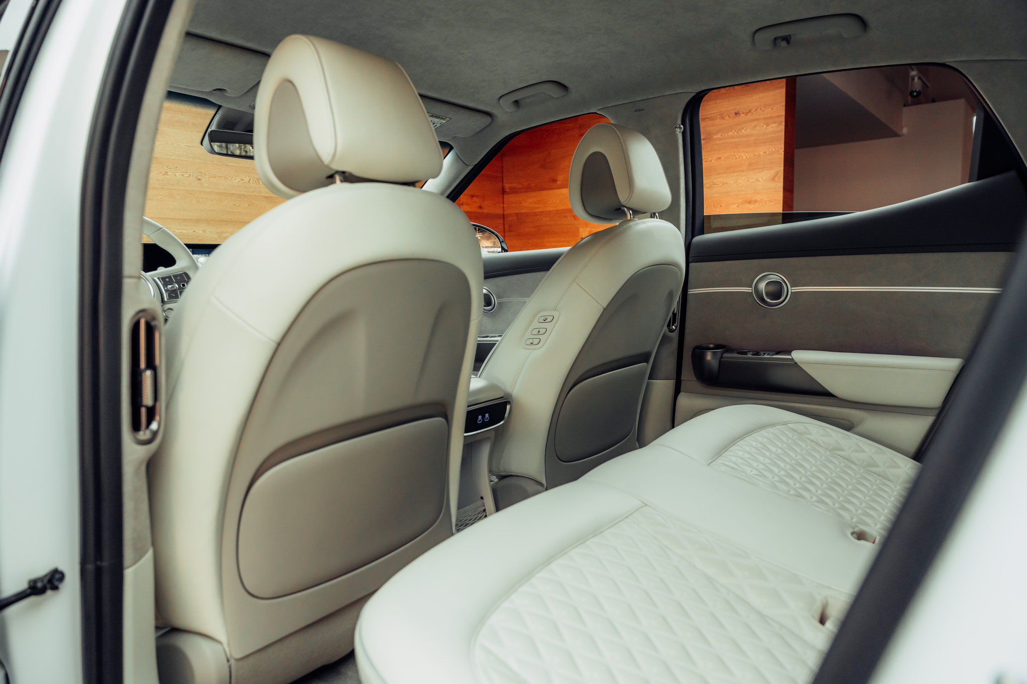 listing desktop thumbnail image 10