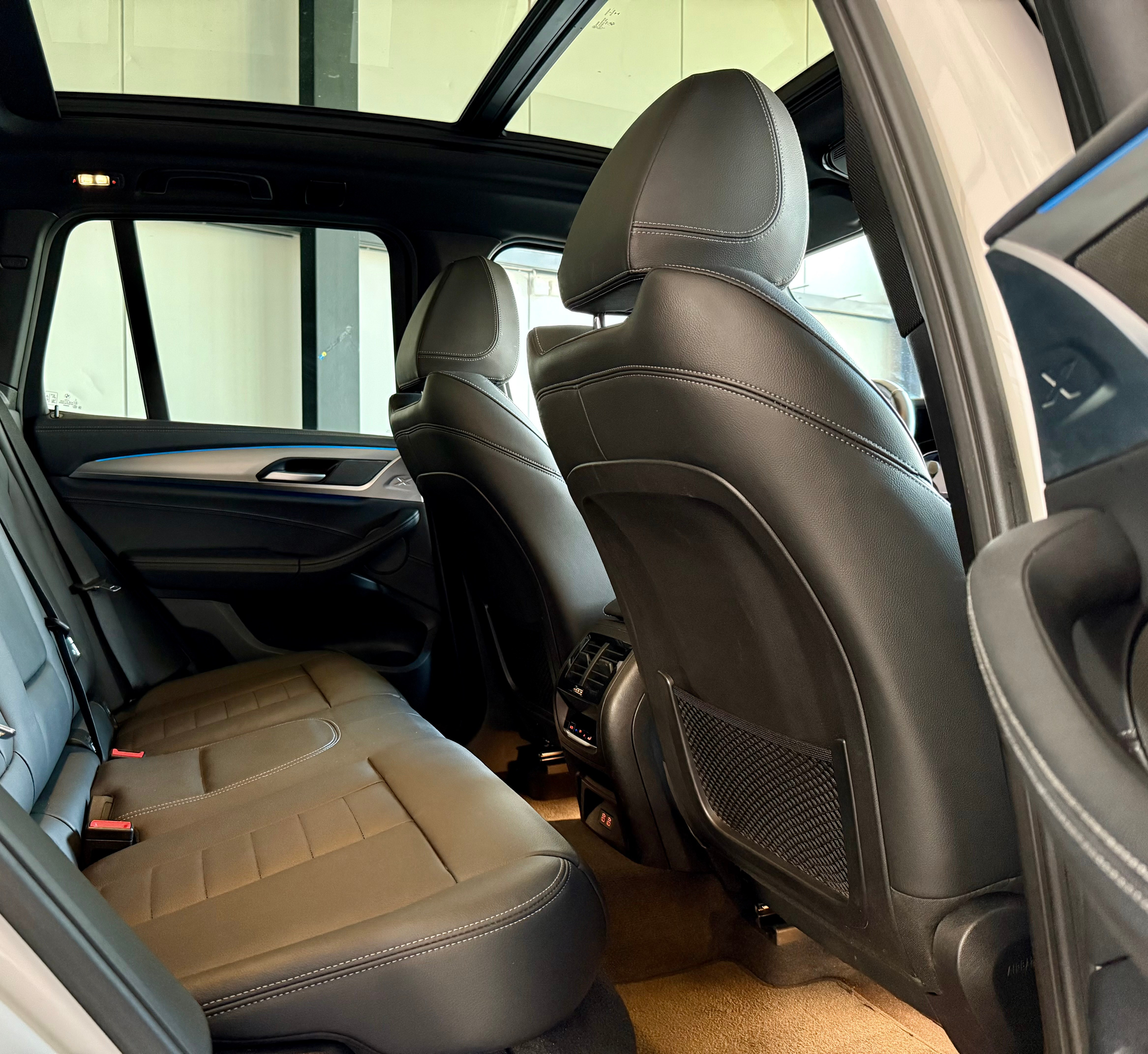 listing desktop thumbnail image 11