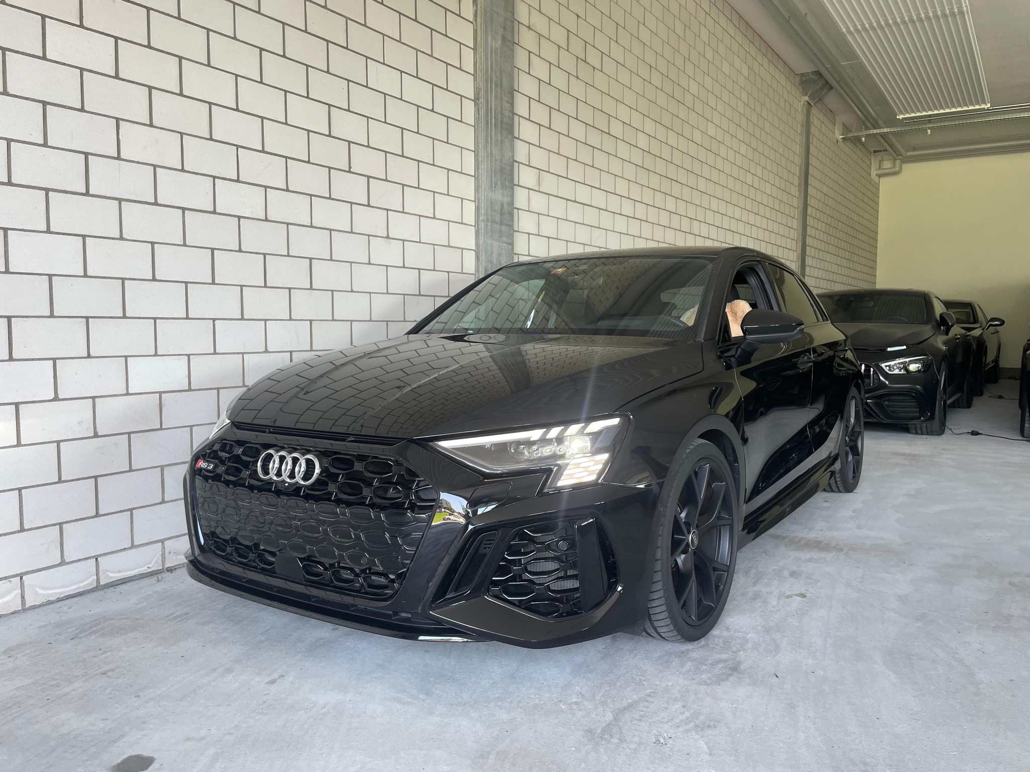car-image-1