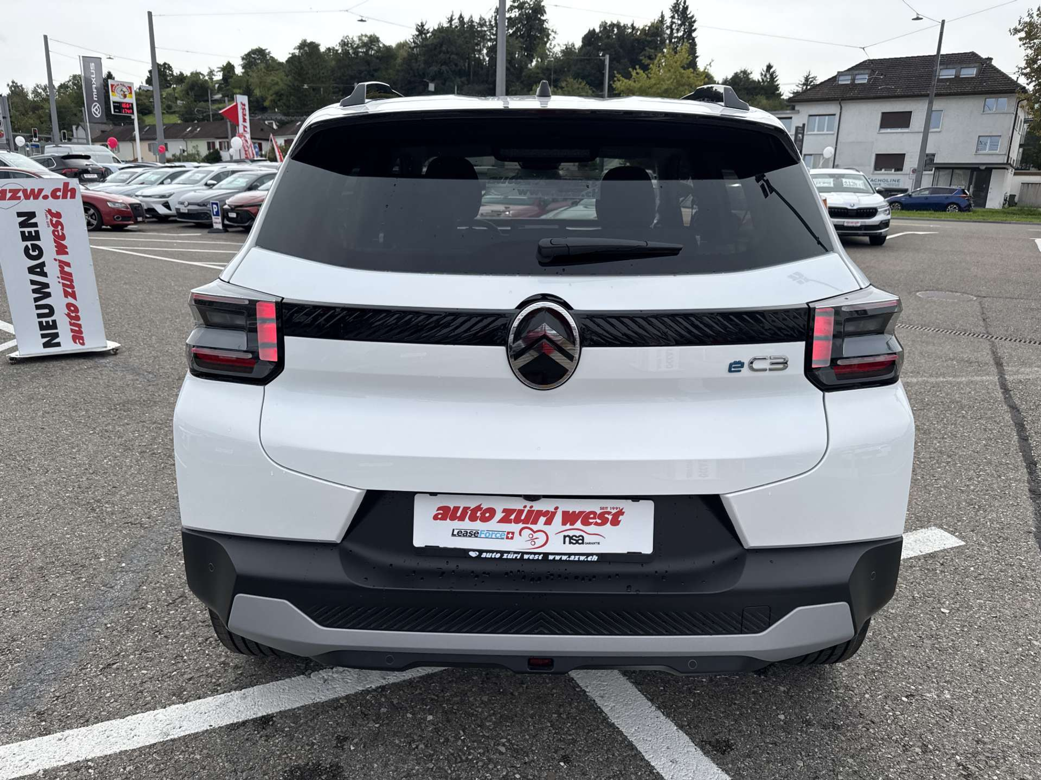 listing desktop thumbnail image 14