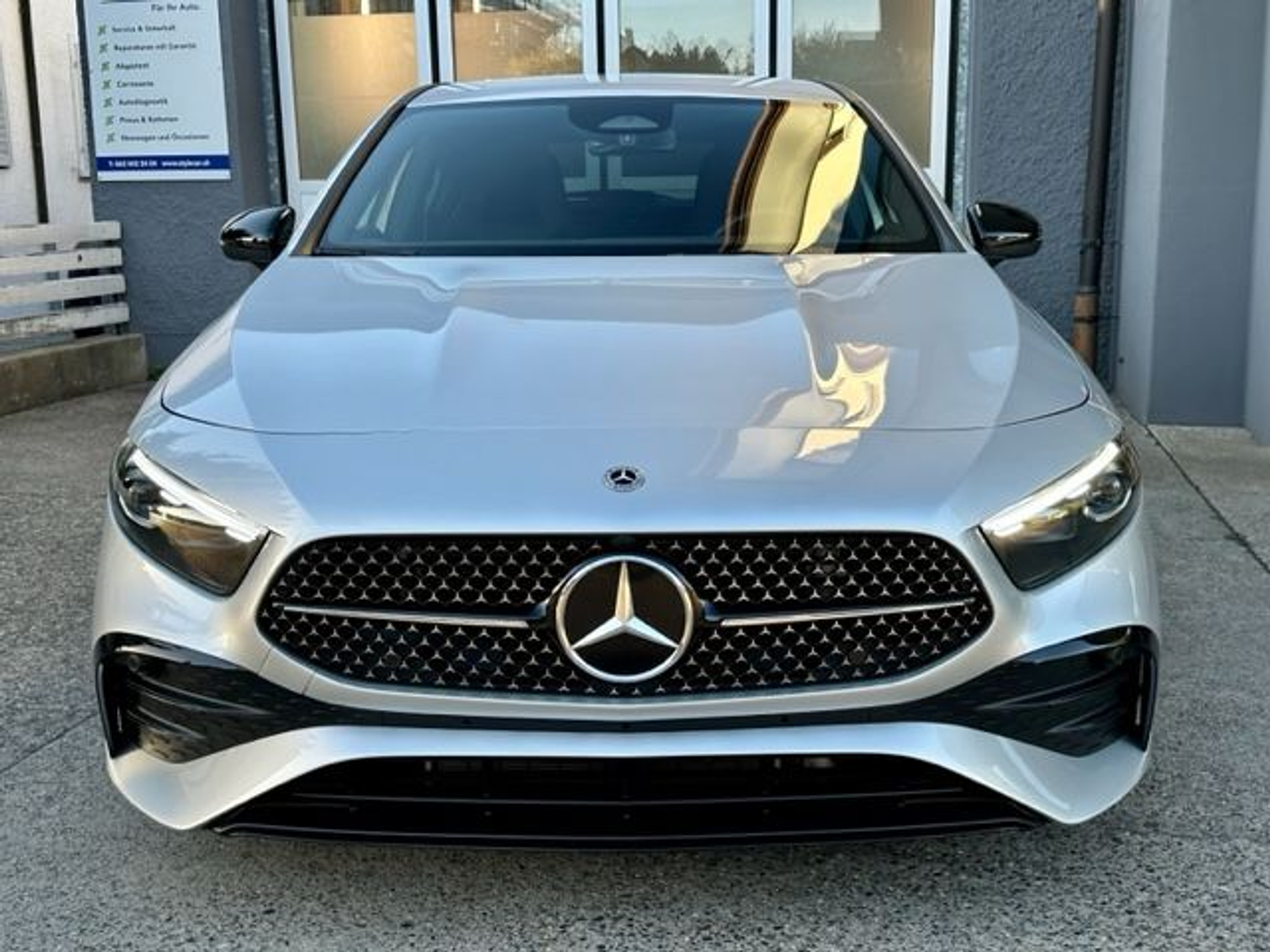 listing desktop thumbnail image 2