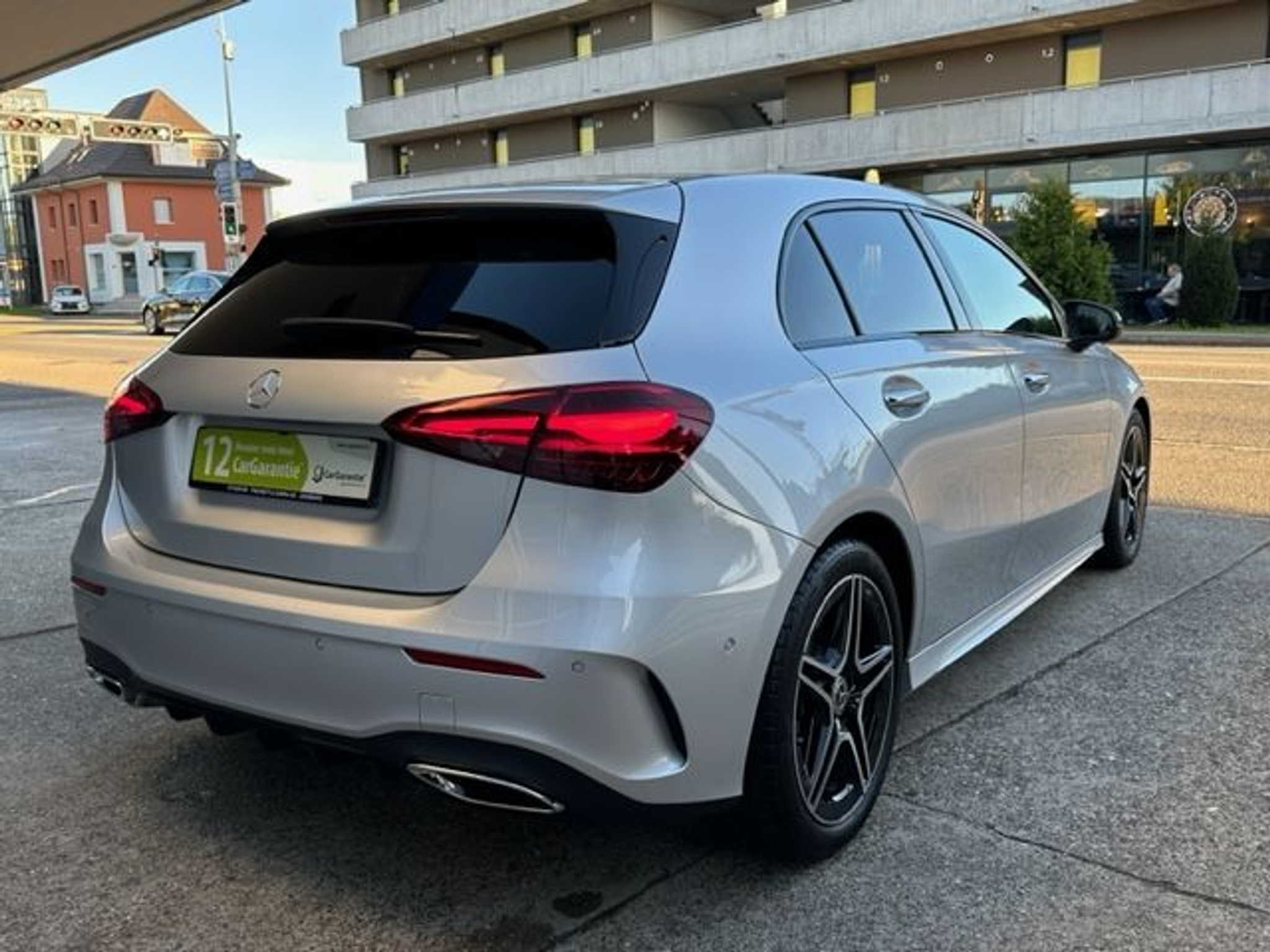 listing desktop thumbnail image 6