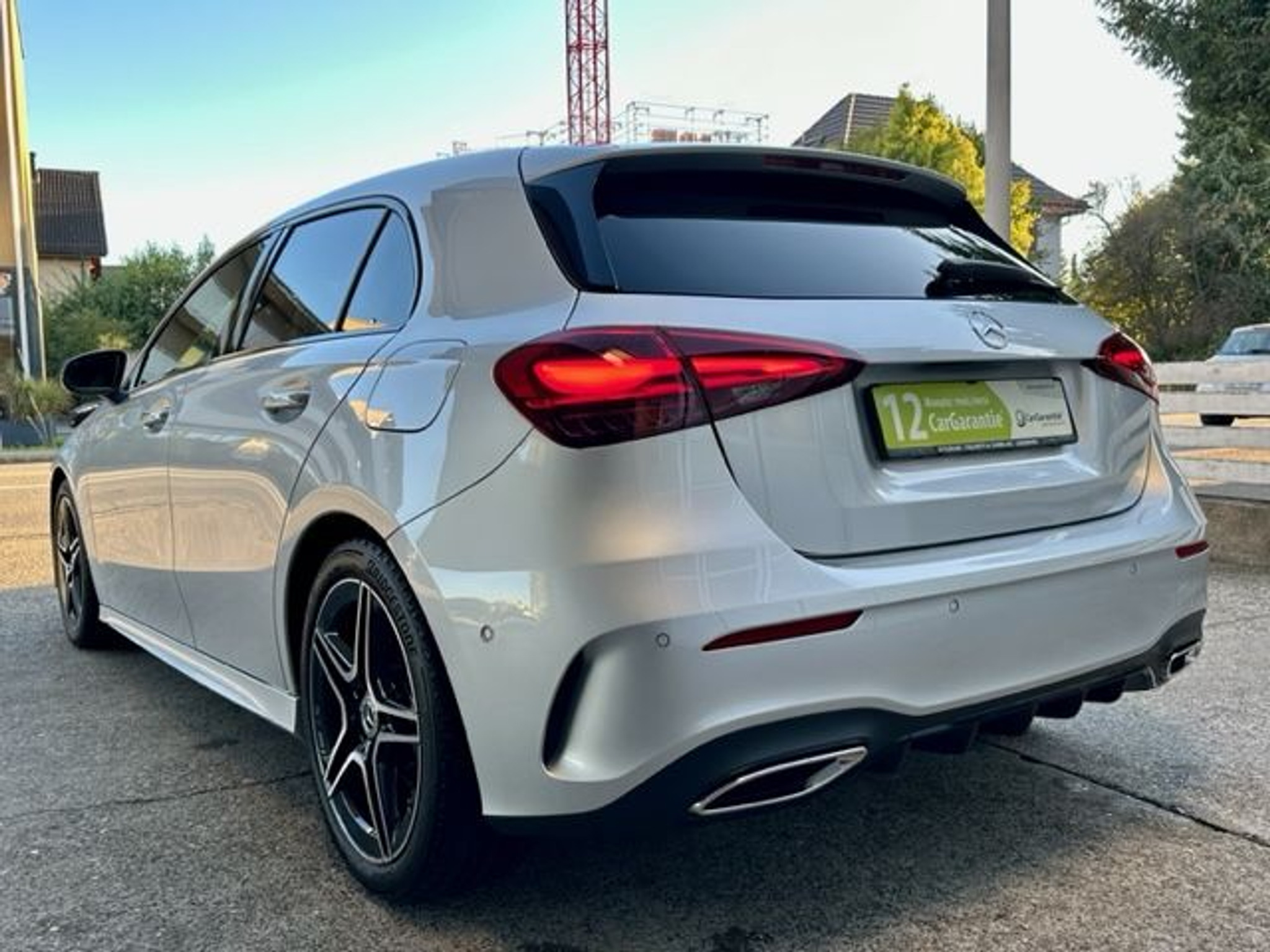 listing desktop thumbnail image 4