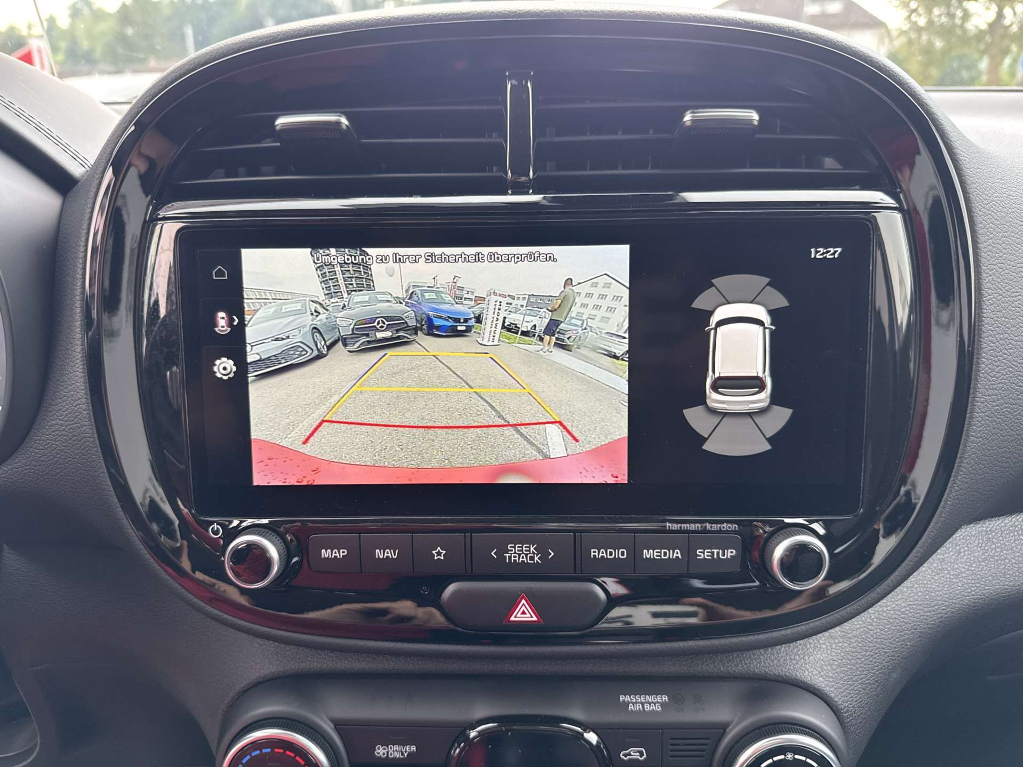 listing desktop thumbnail image 8