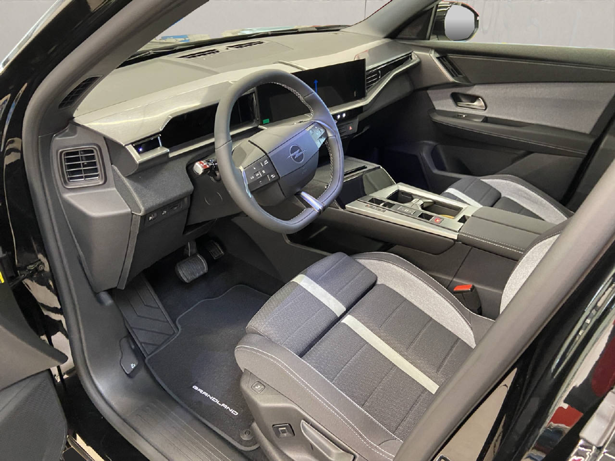 listing desktop thumbnail image 4