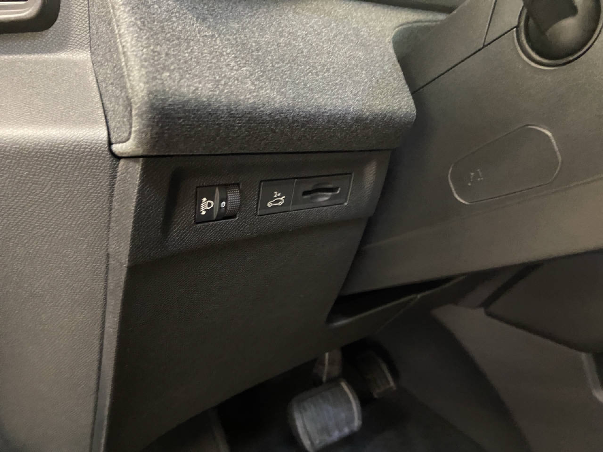 listing desktop thumbnail image 13