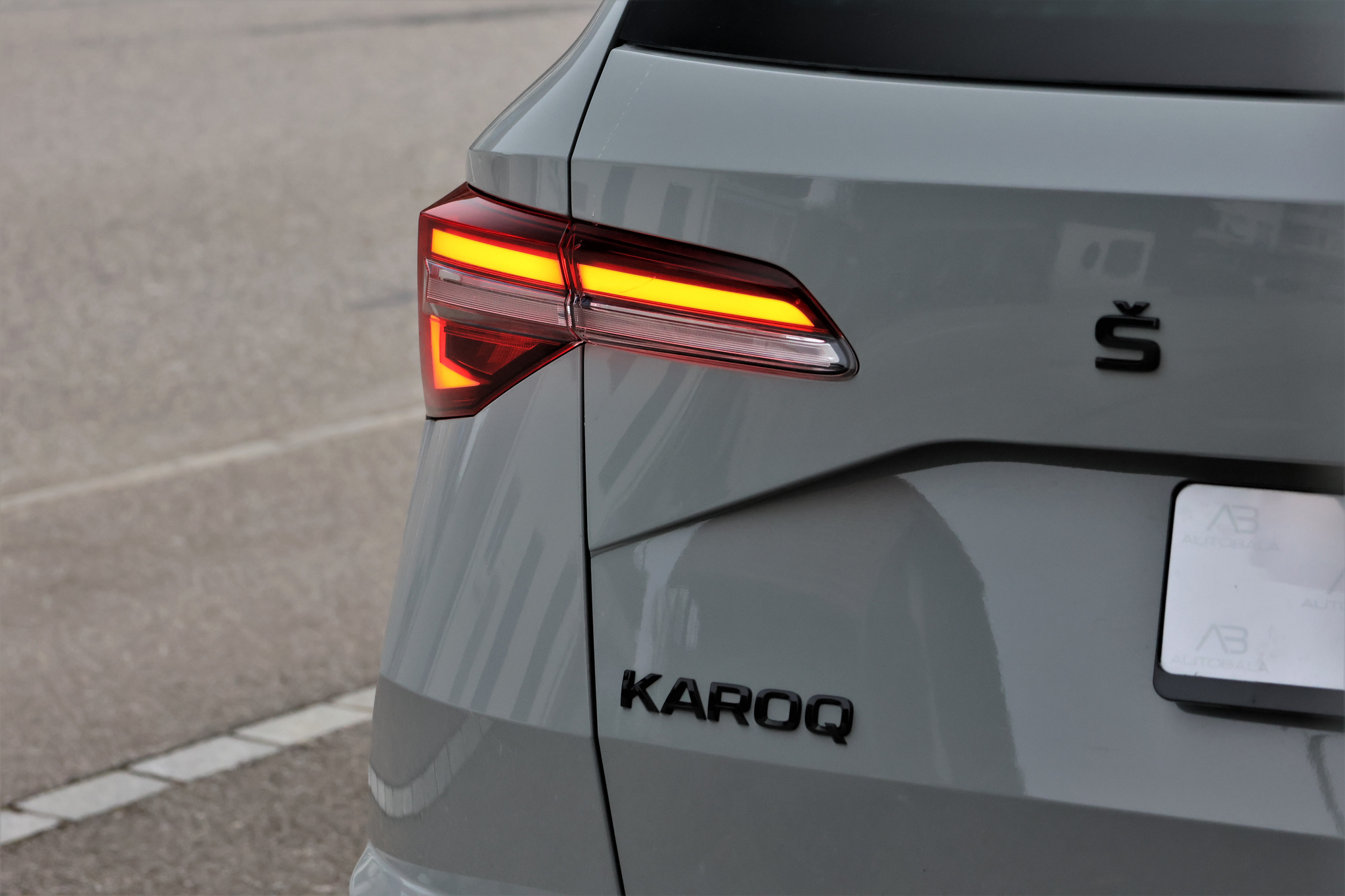 listing desktop thumbnail image 4