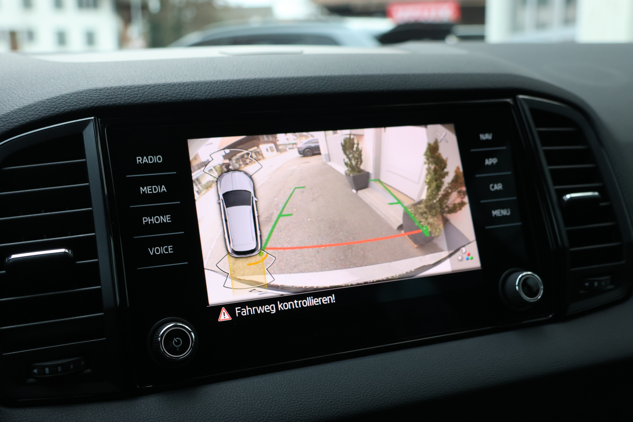 listing desktop thumbnail image 22