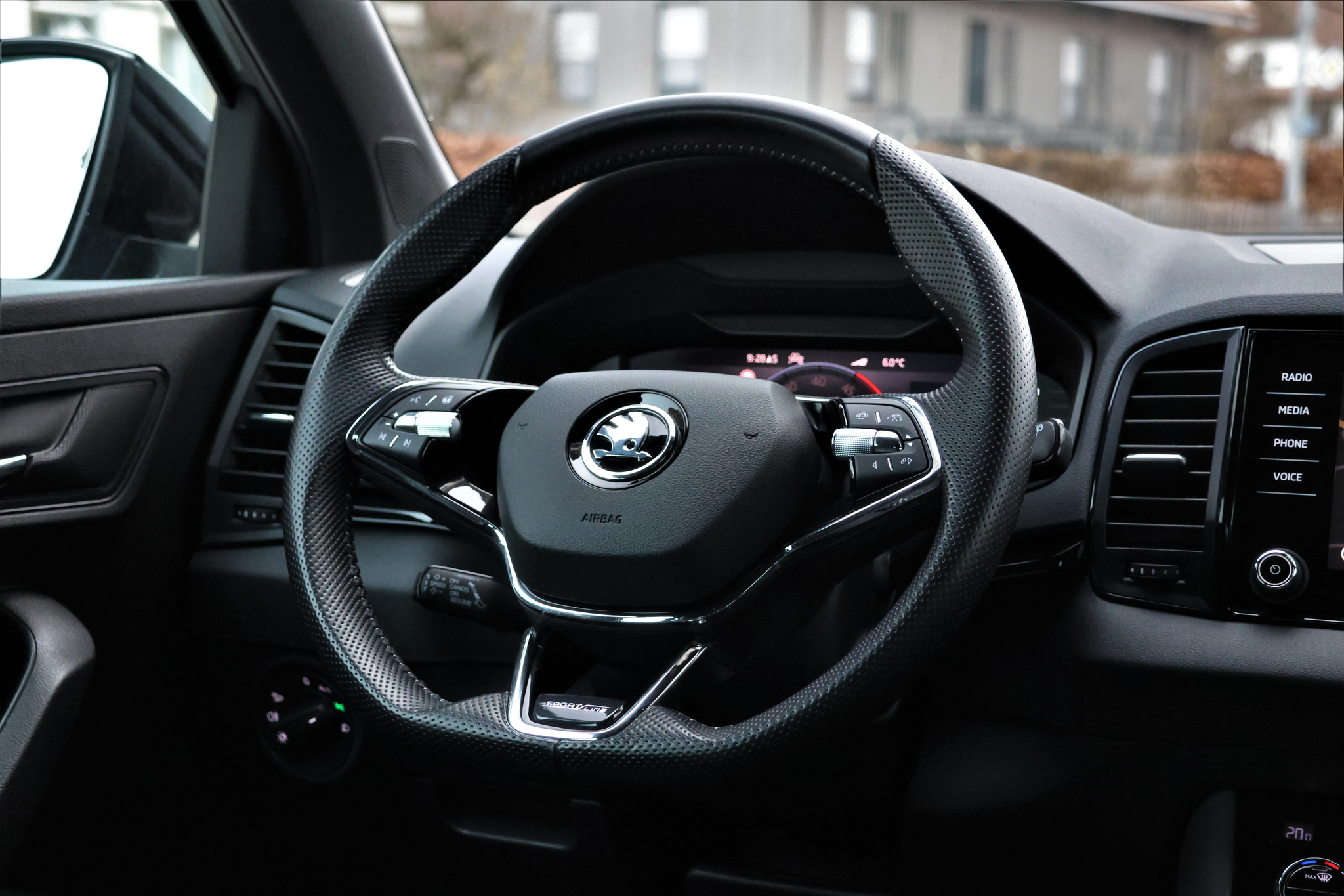 listing desktop thumbnail image 14