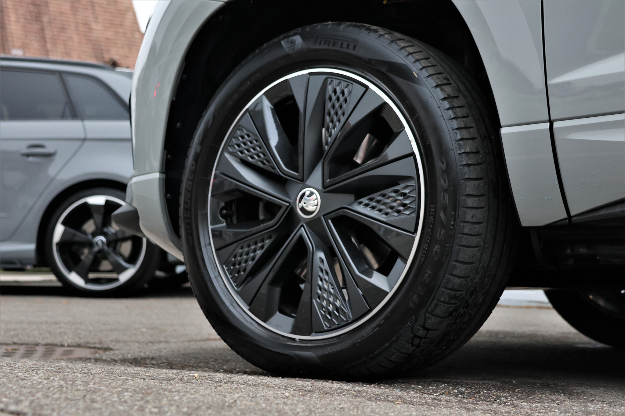 listing desktop thumbnail image 6