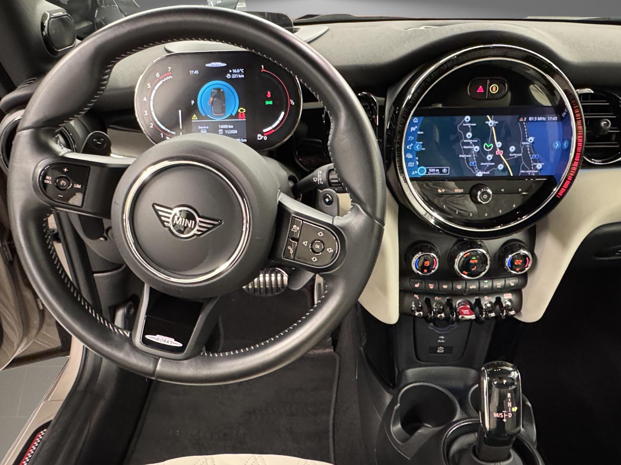 listing desktop thumbnail image 15