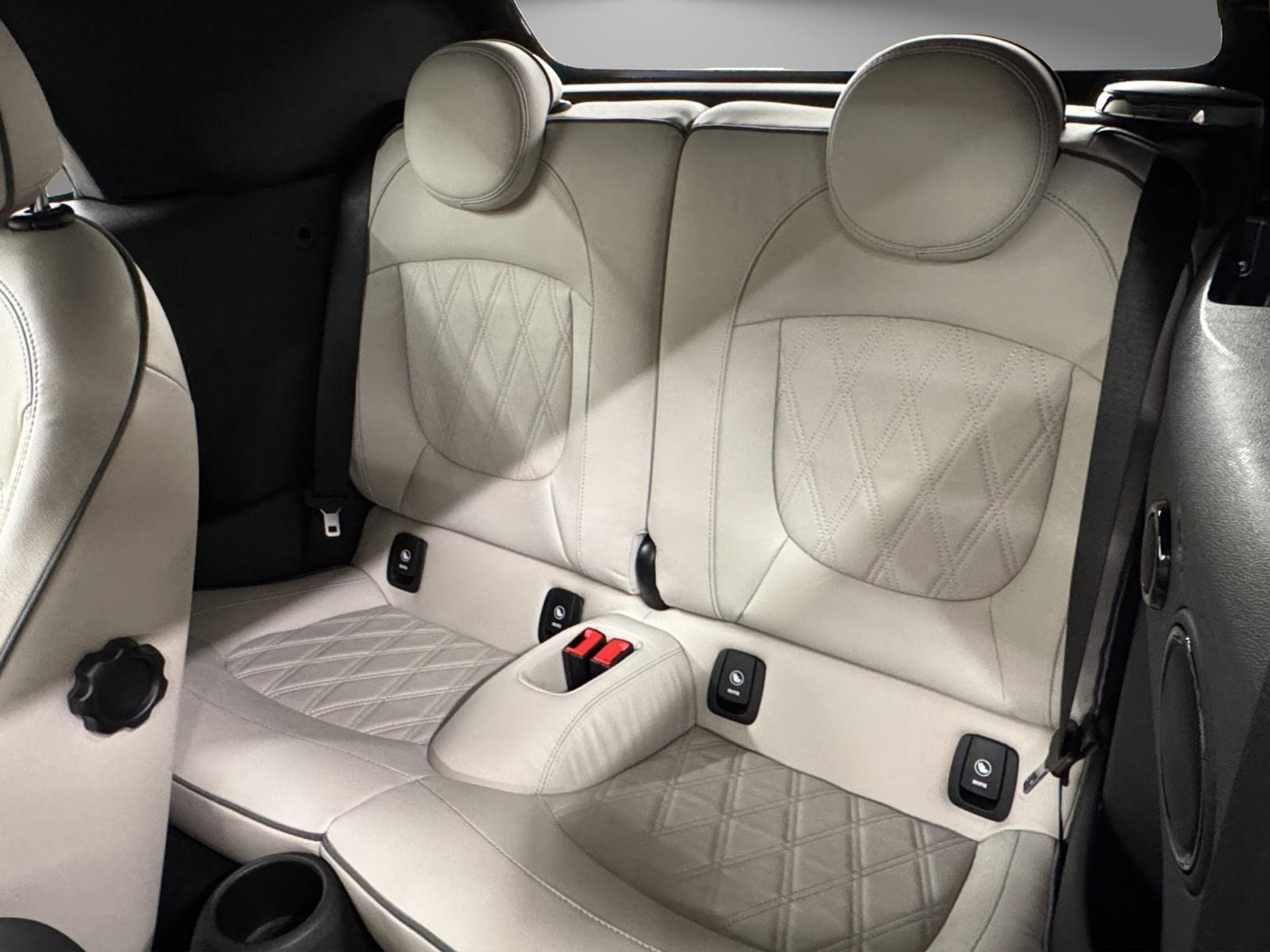 listing desktop thumbnail image 11