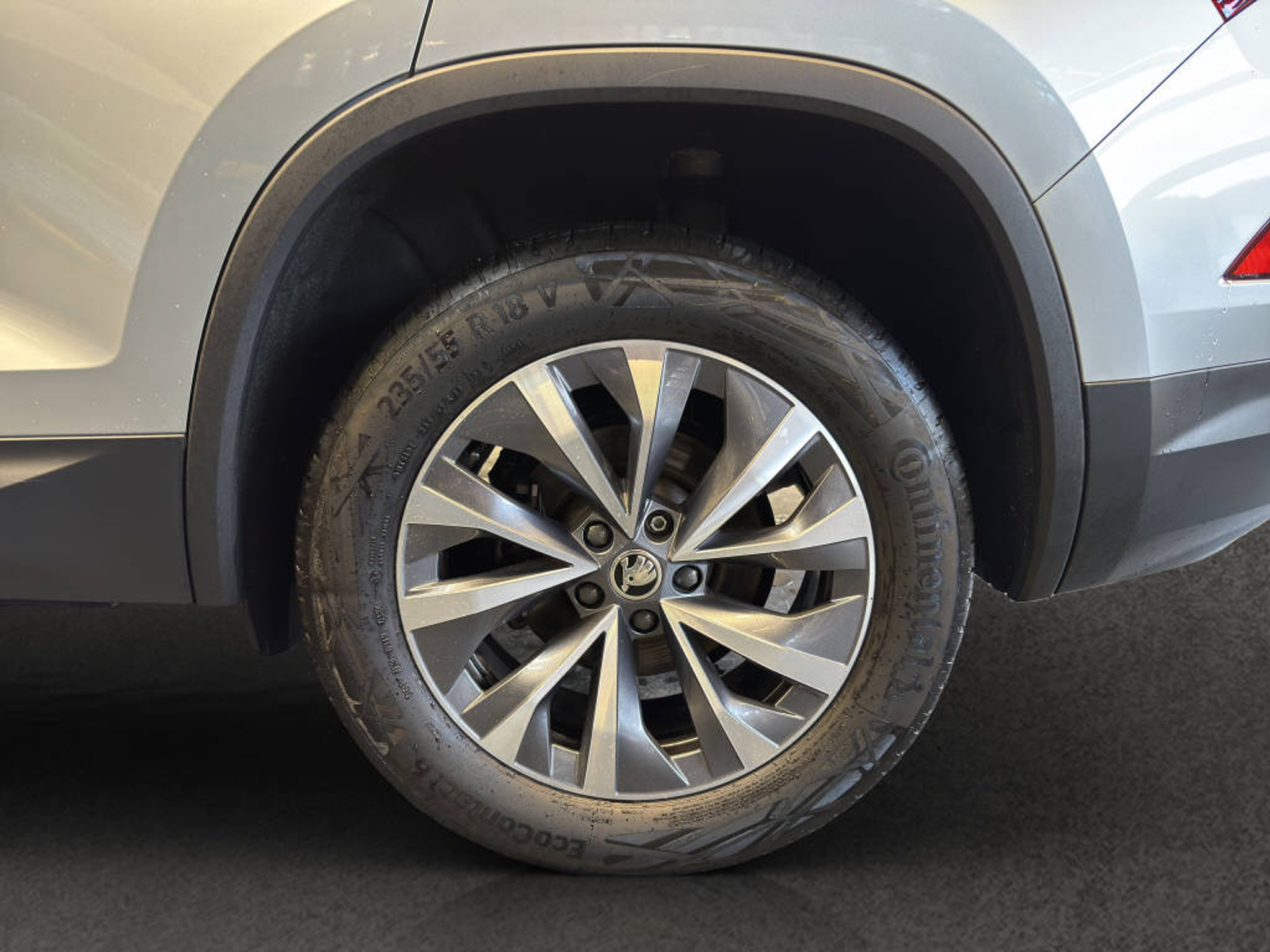 listing desktop thumbnail image 17