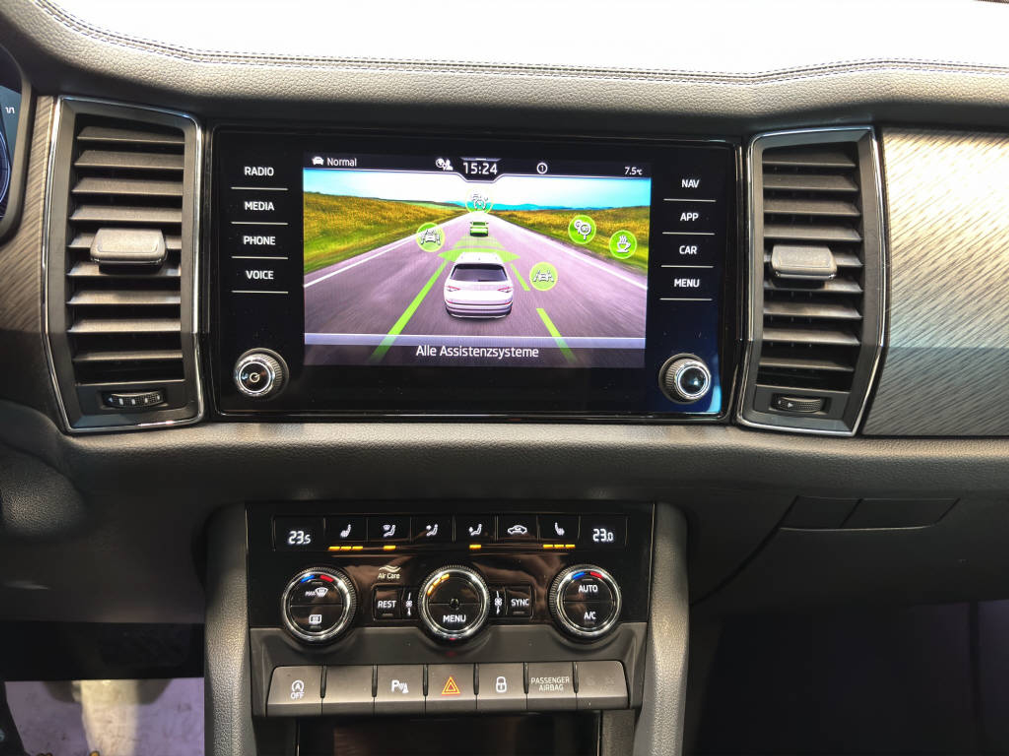 listing desktop thumbnail image 11