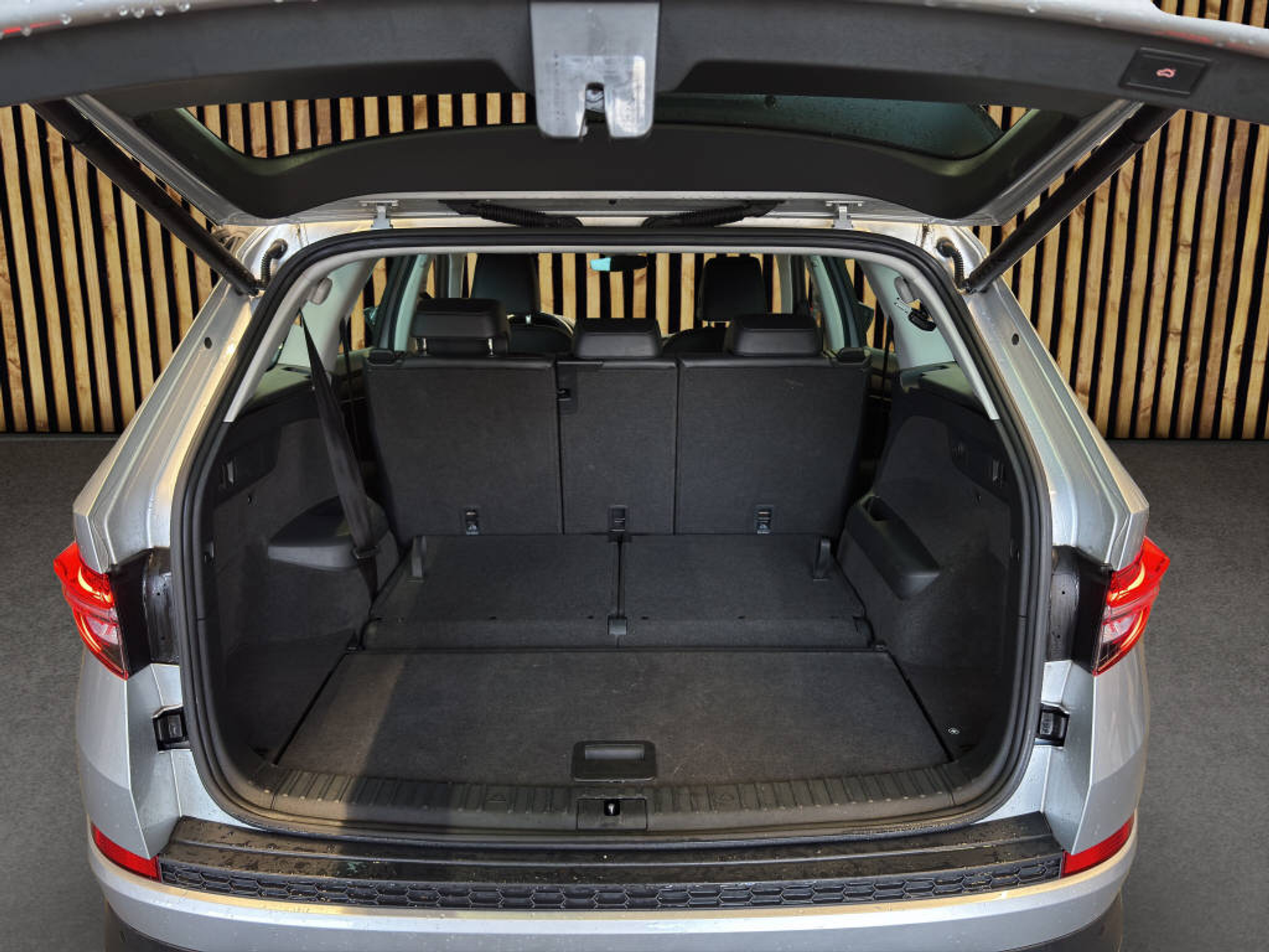 listing desktop thumbnail image 14