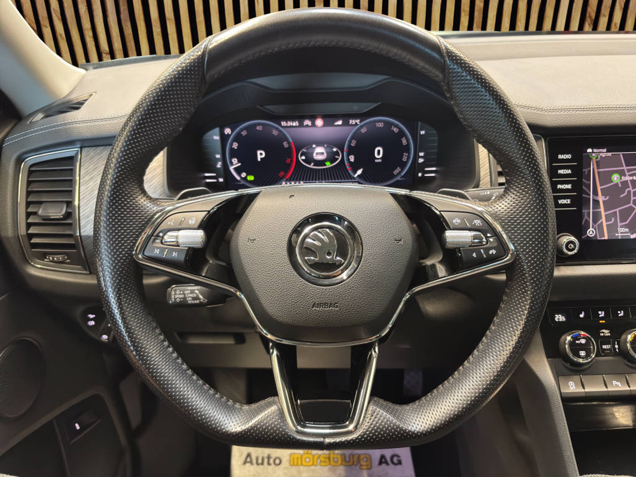 listing desktop thumbnail image 9