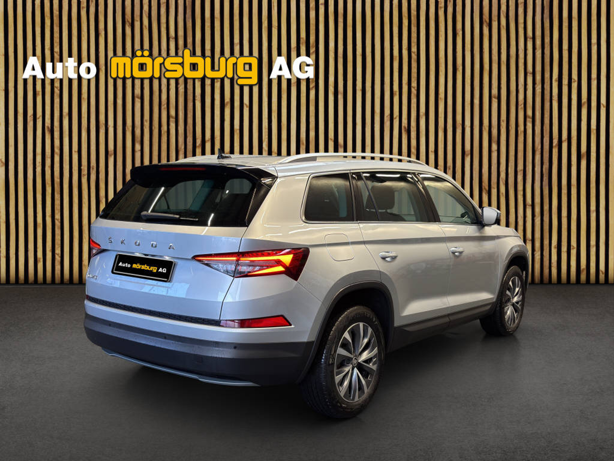 listing desktop thumbnail image 2